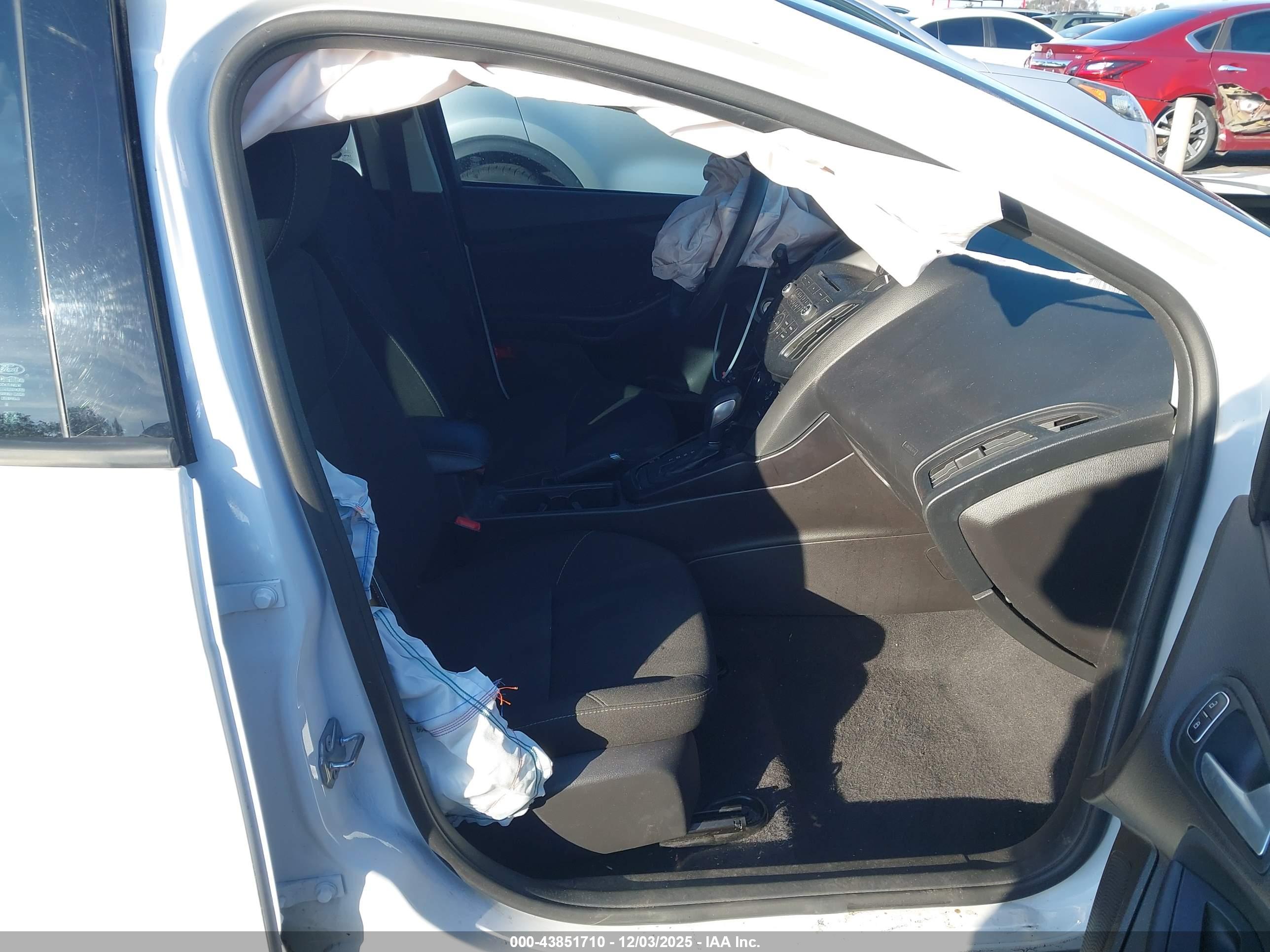 FORD FOCUS image 5