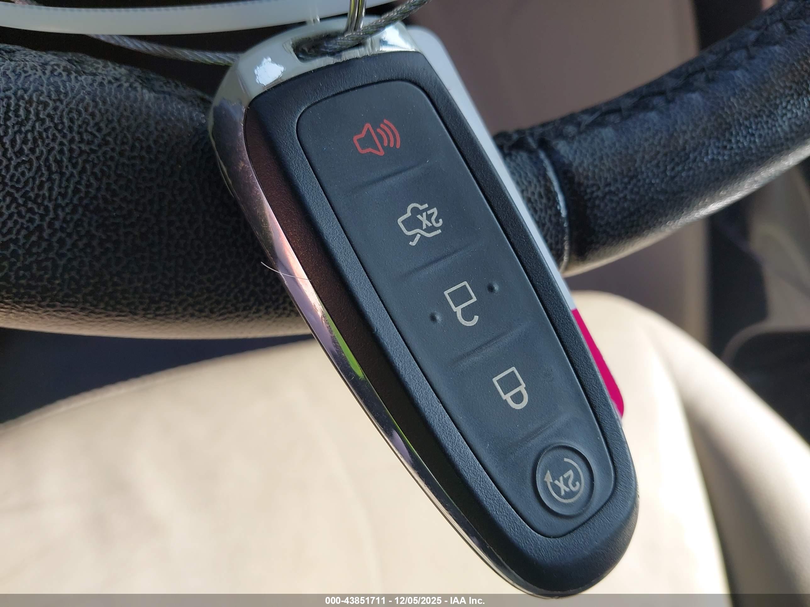 FORD ESCAPE image 11