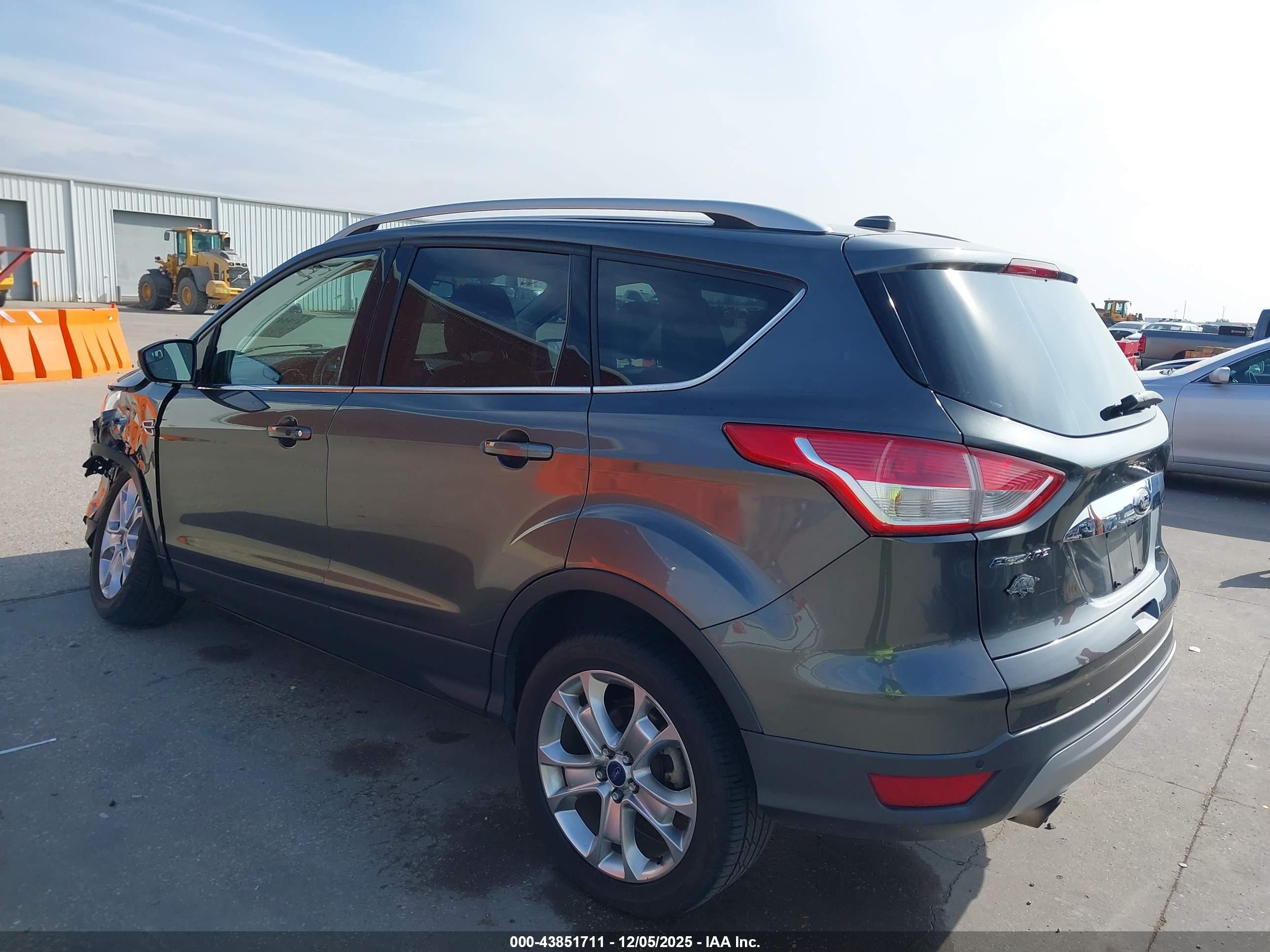 FORD ESCAPE image 3