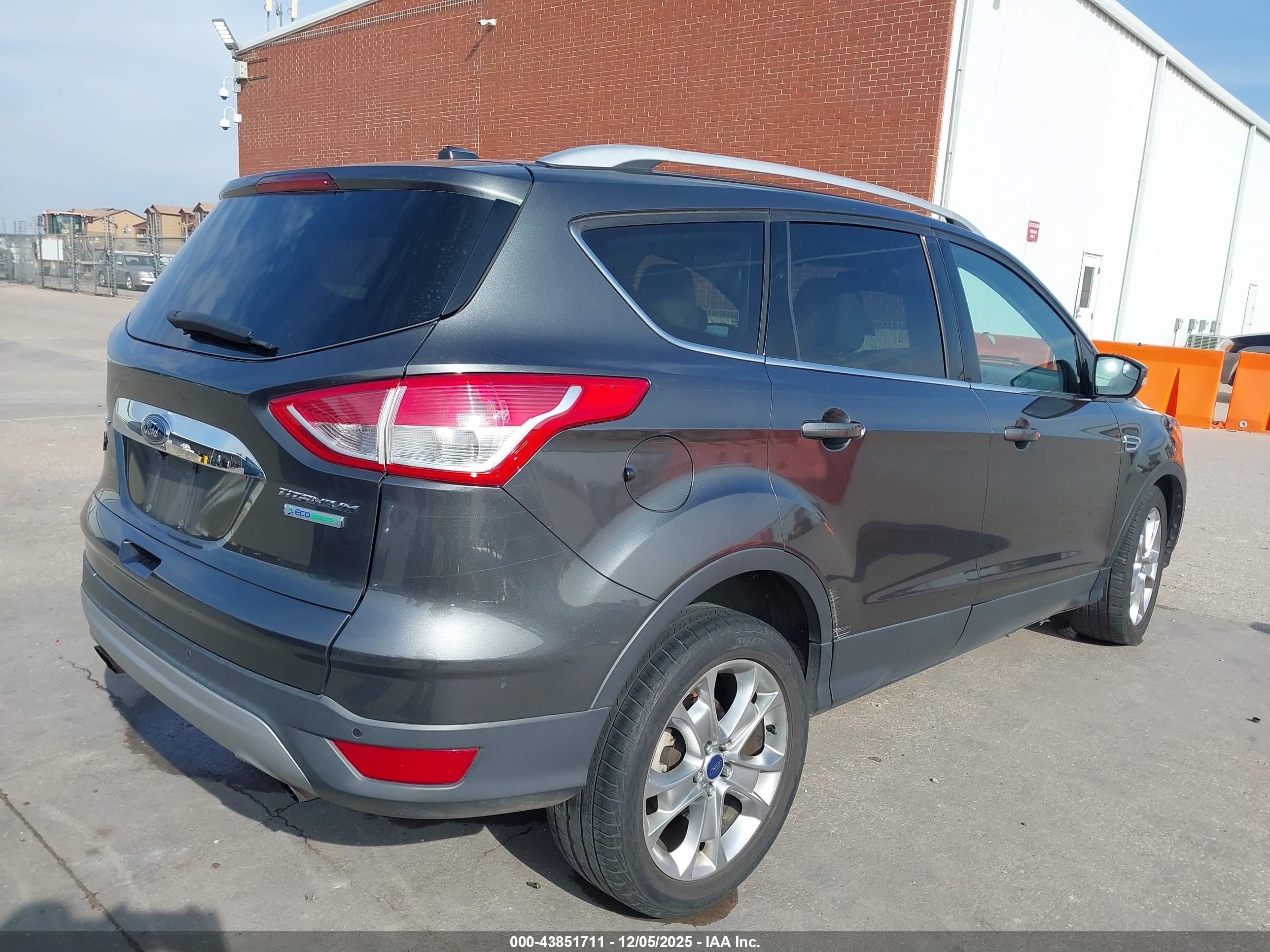 FORD ESCAPE image 4