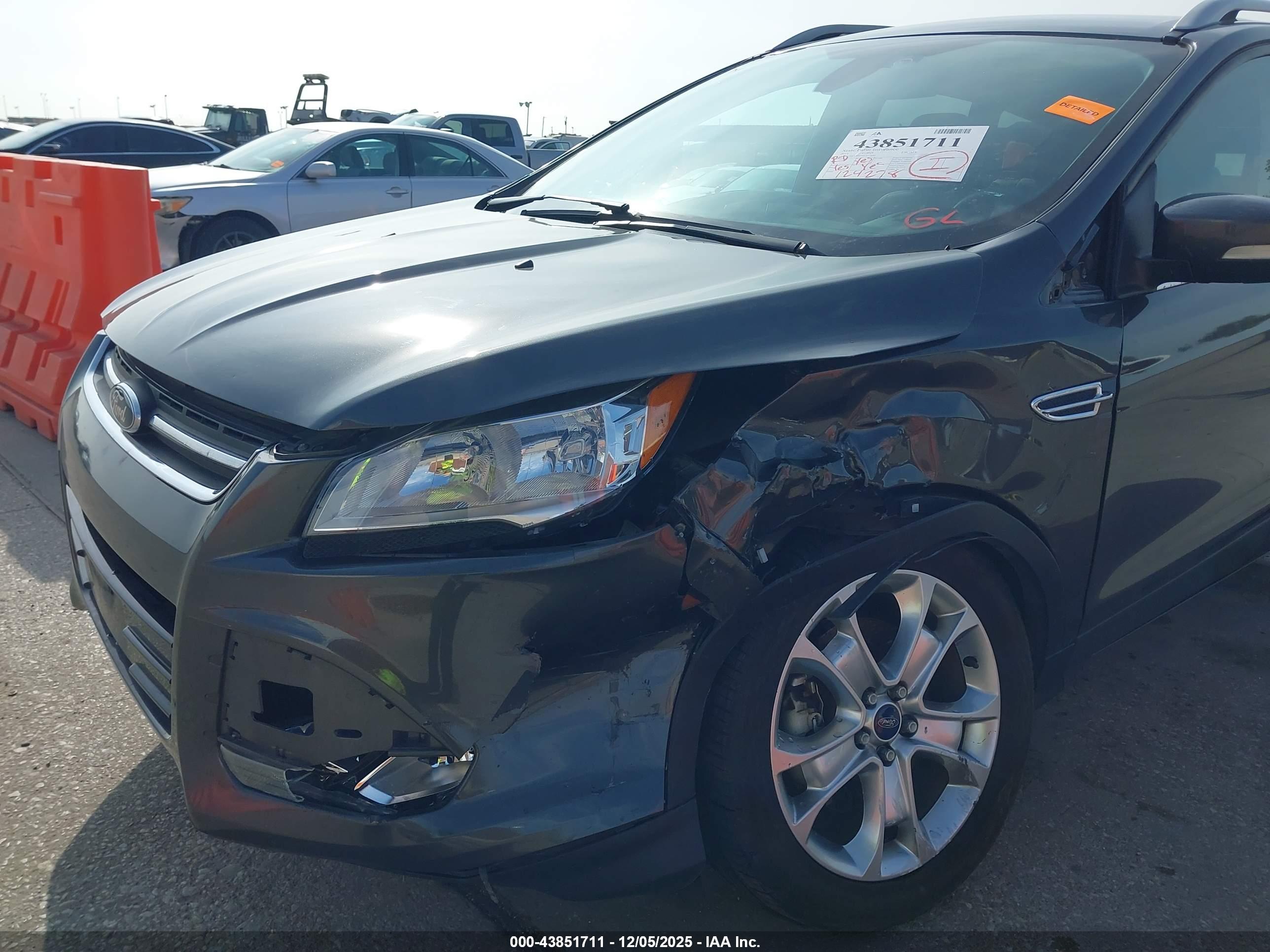 FORD ESCAPE image 6