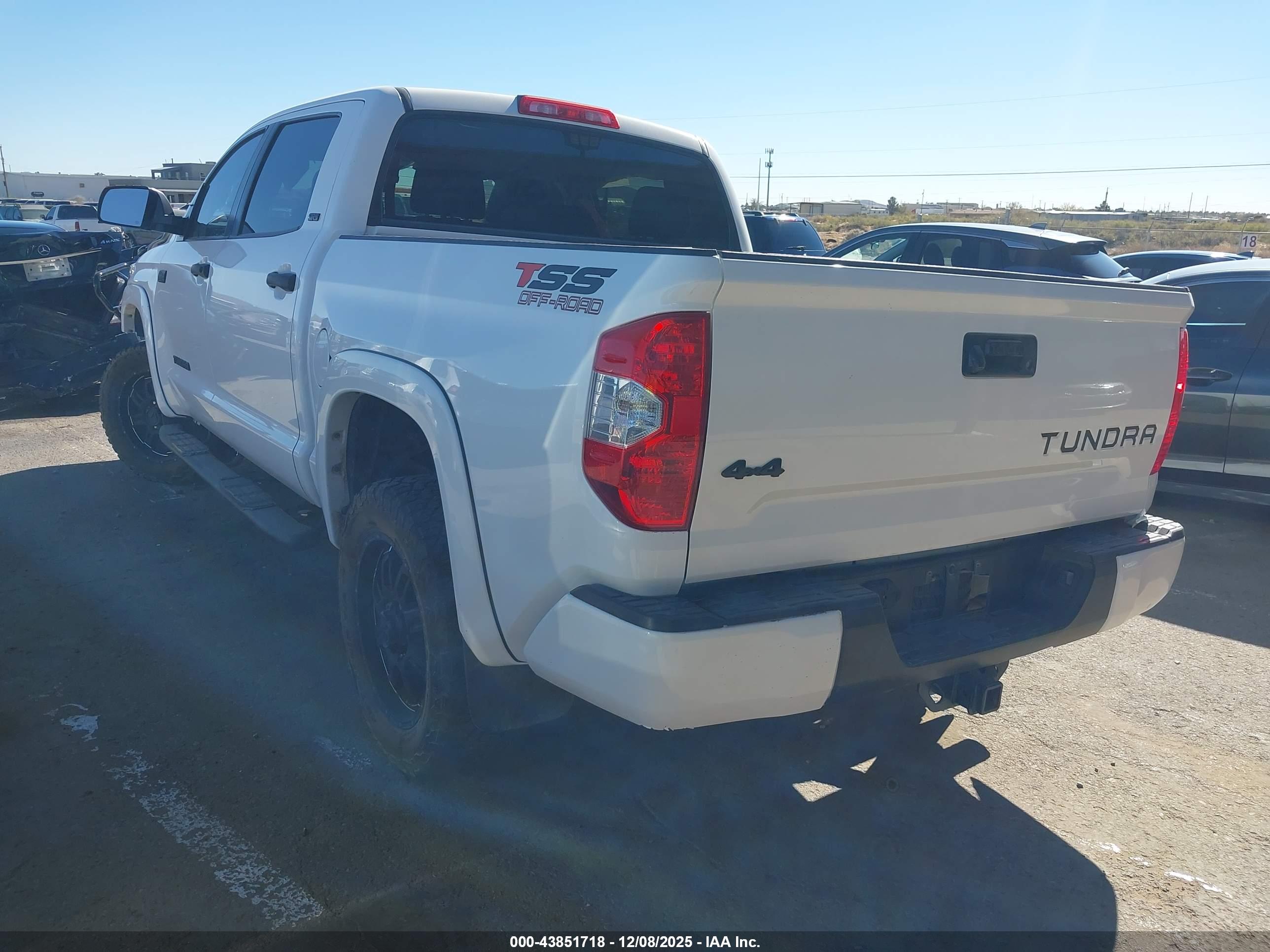 TOYOTA TUNDRA image 3