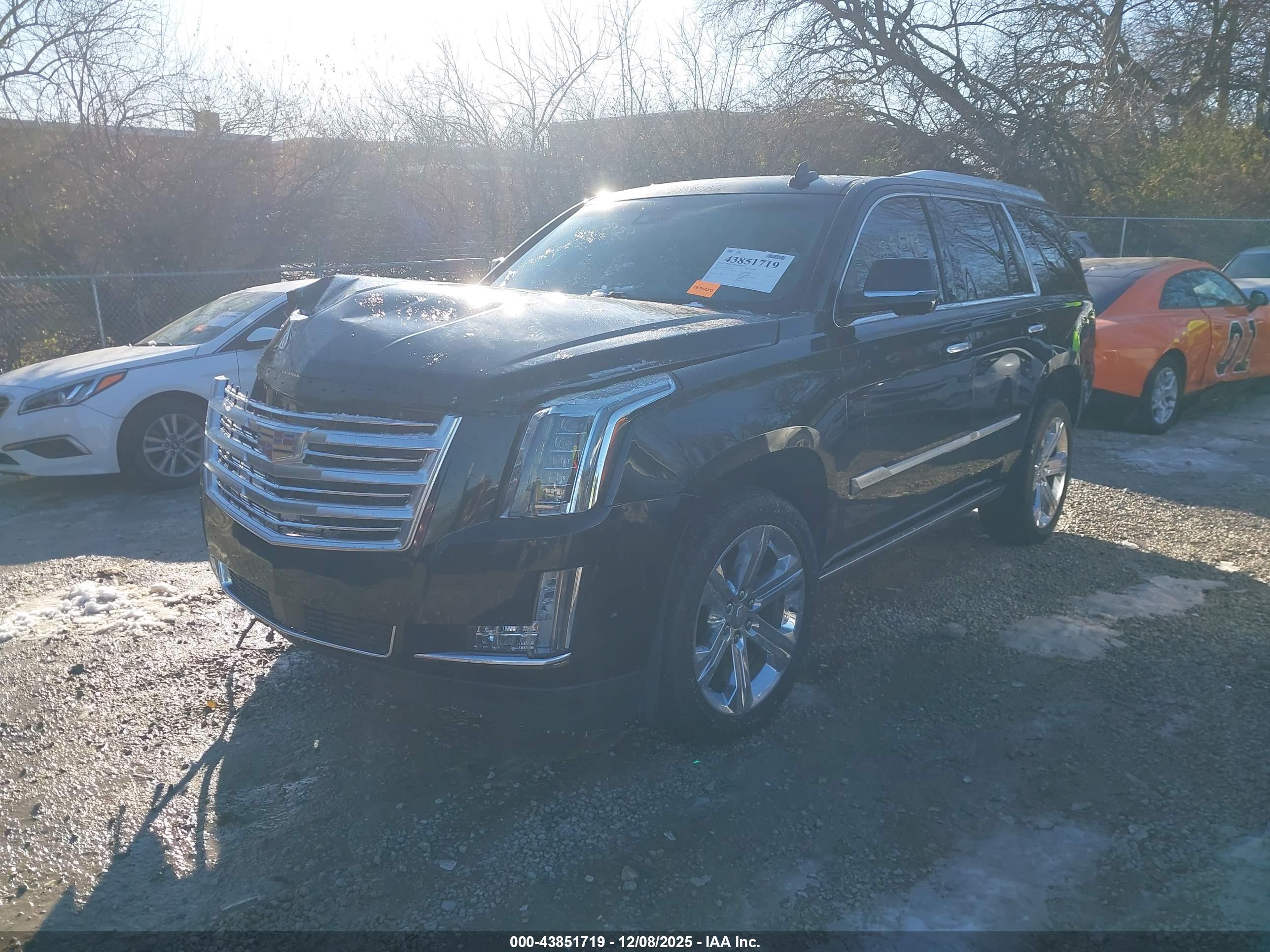 CADILLAC ESCALADE image 2