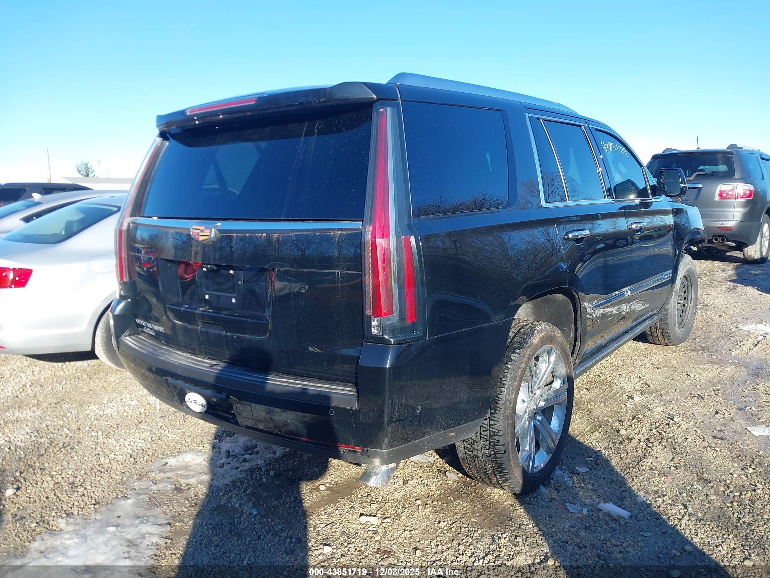 CADILLAC ESCALADE image 4