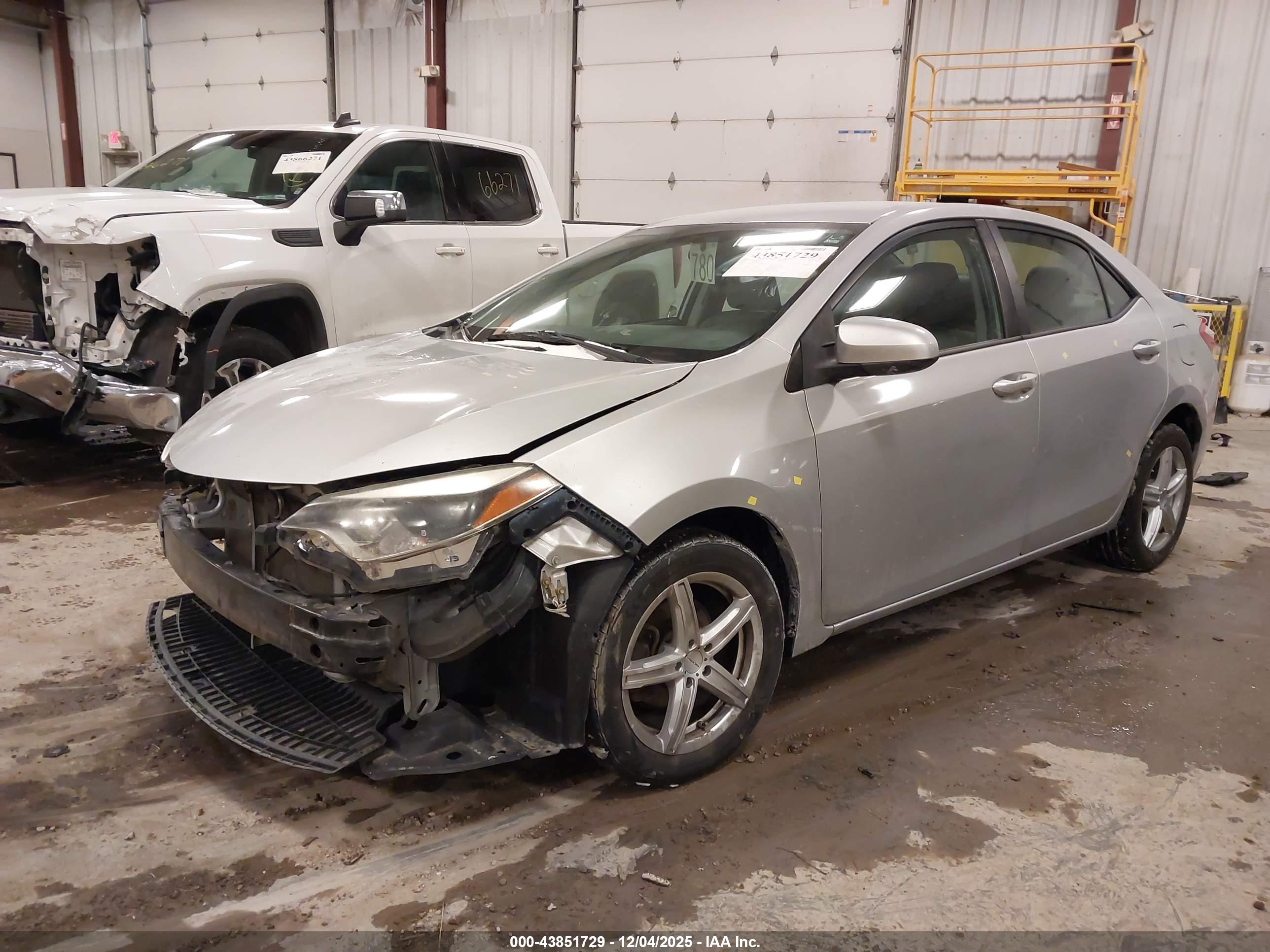 TOYOTA COROLLA image 2