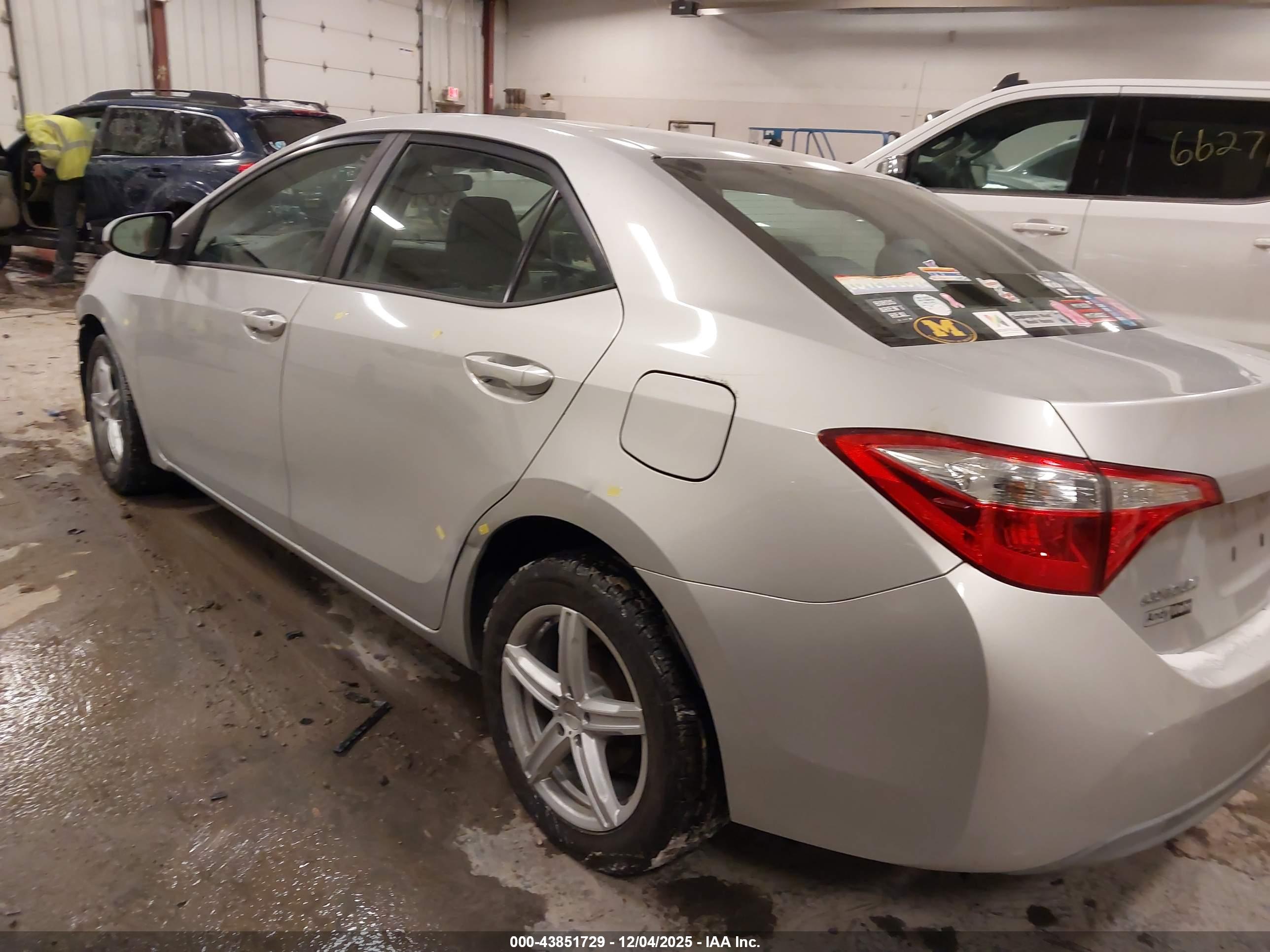 TOYOTA COROLLA image 3