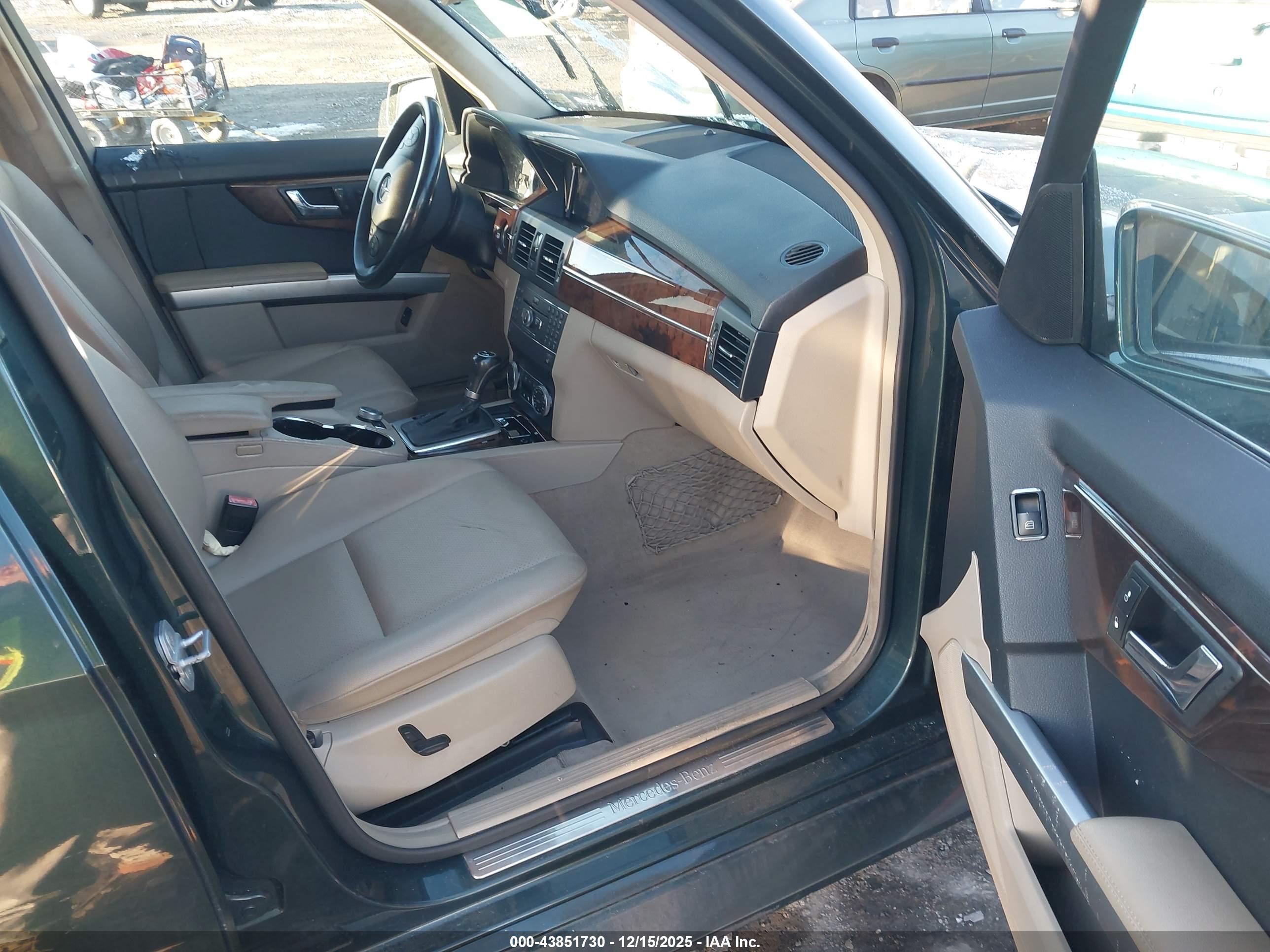 MERCEDES-BENZ GLK image 5