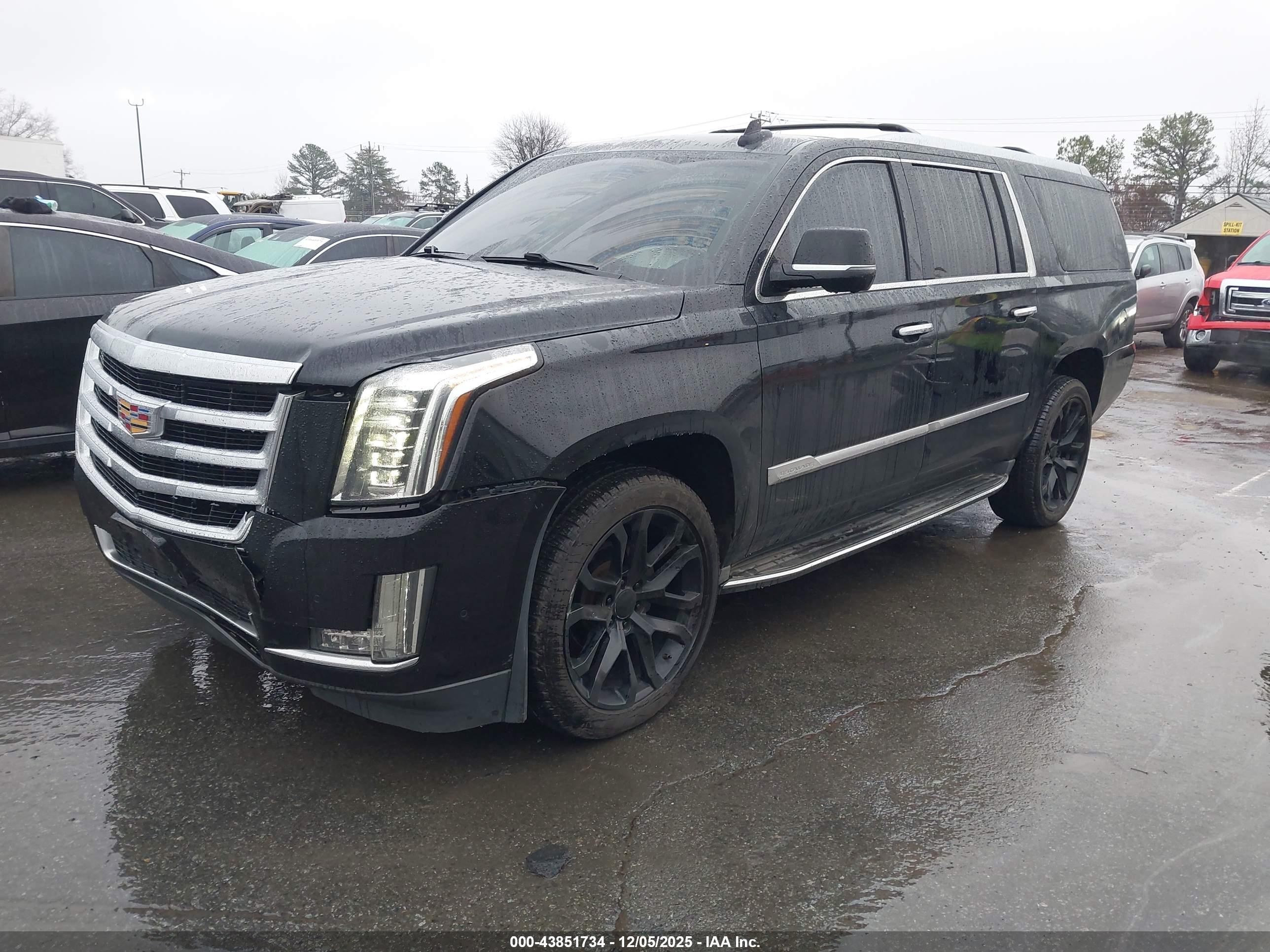 CADILLAC ESCALADE image 2