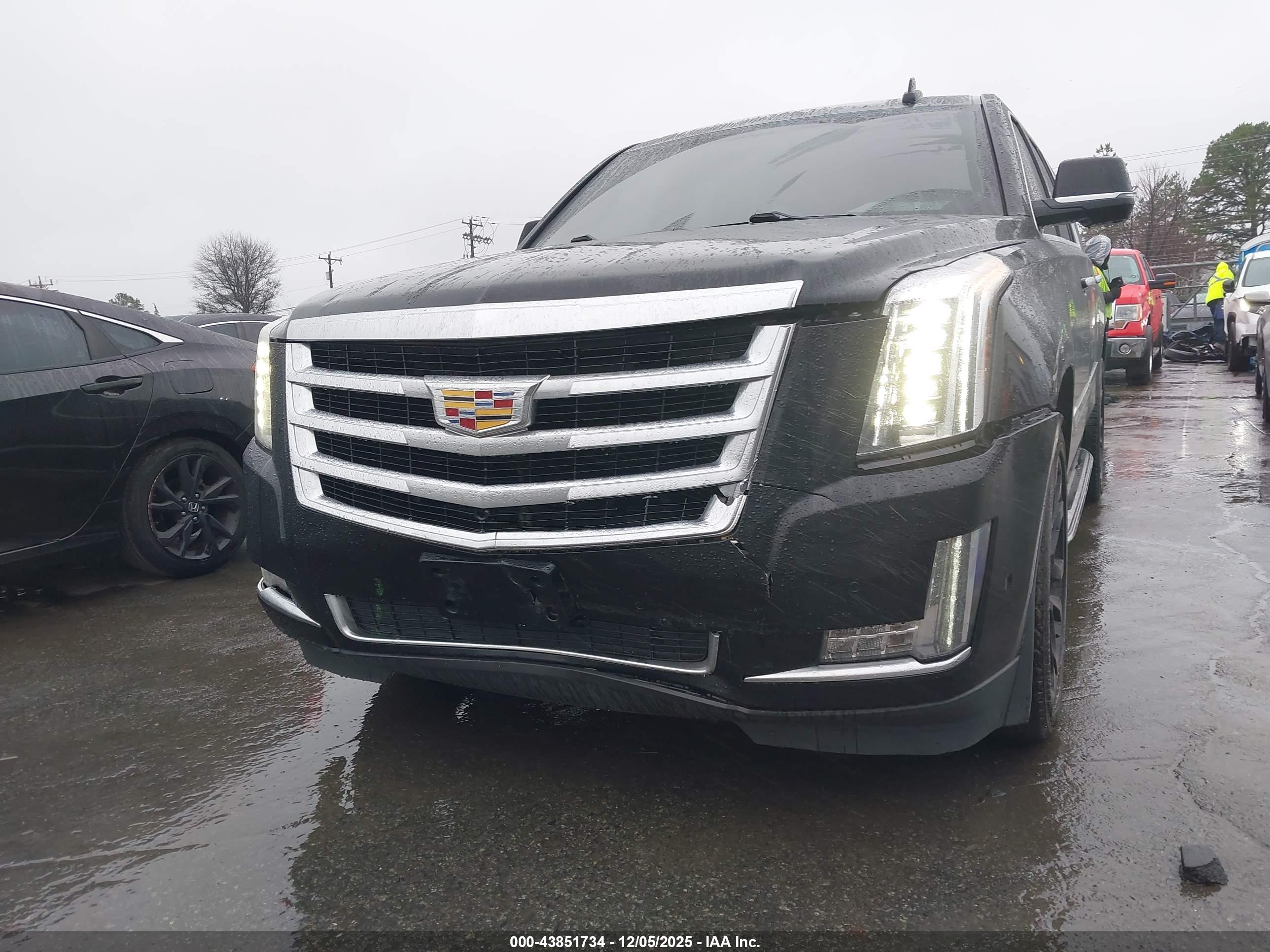 CADILLAC ESCALADE image 6