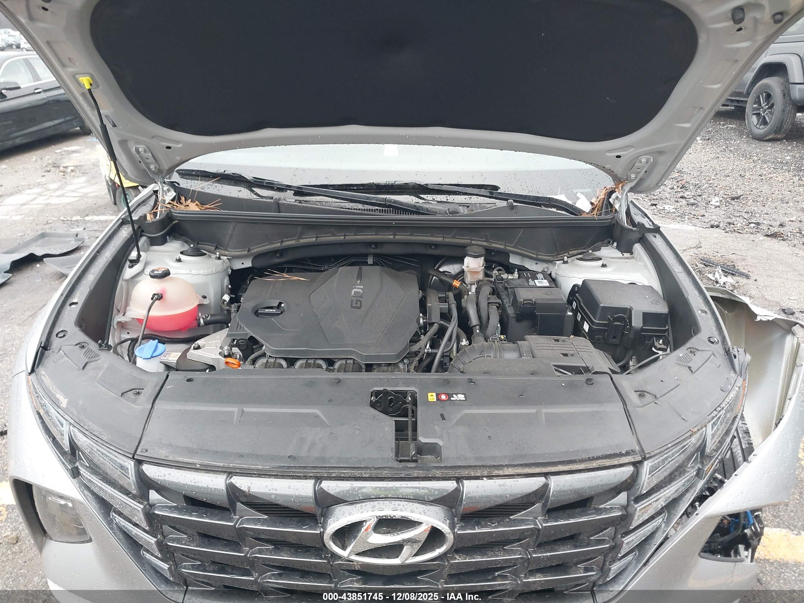 HYUNDAI TUCSON image 10