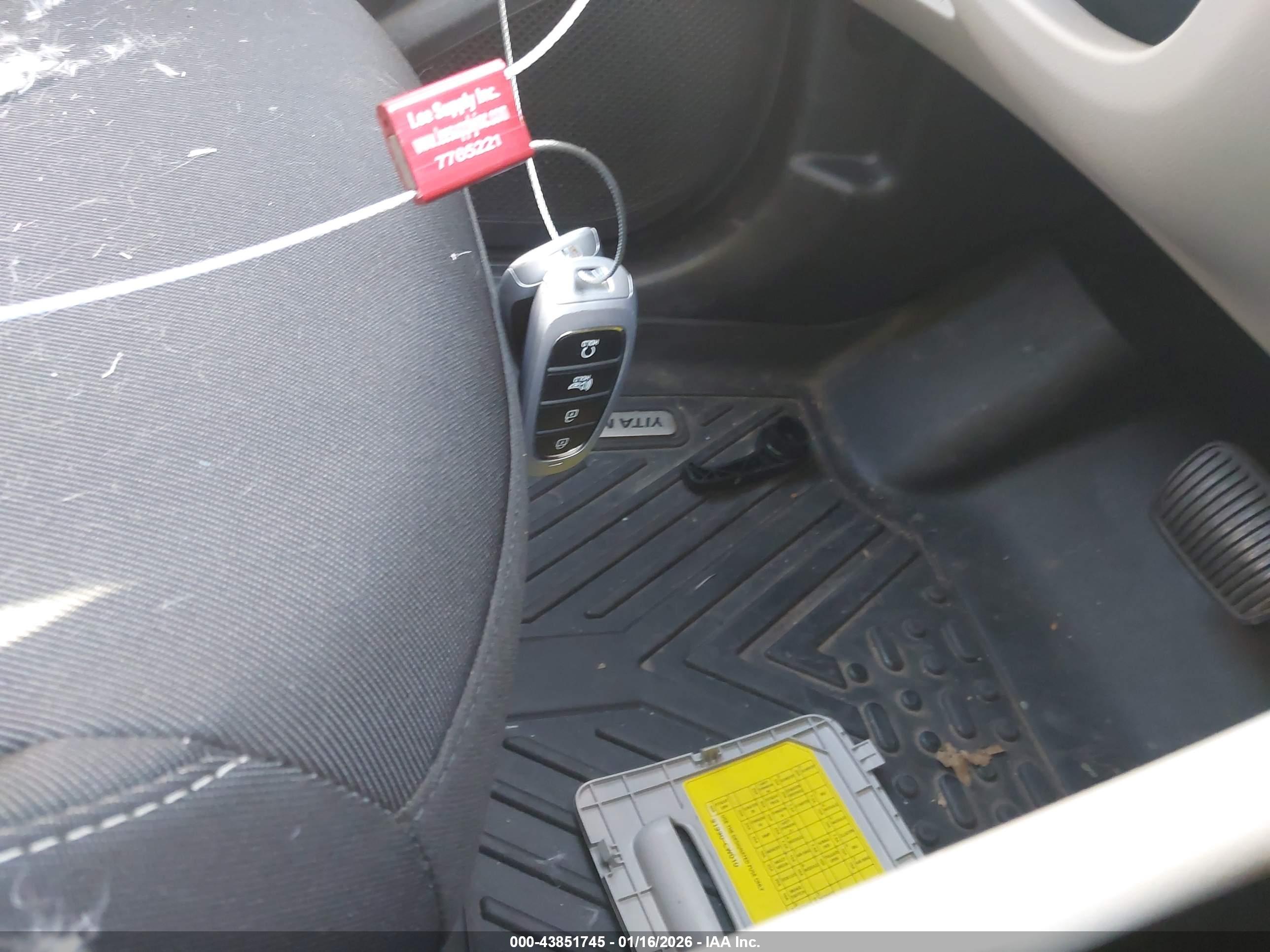 HYUNDAI TUCSON image 11