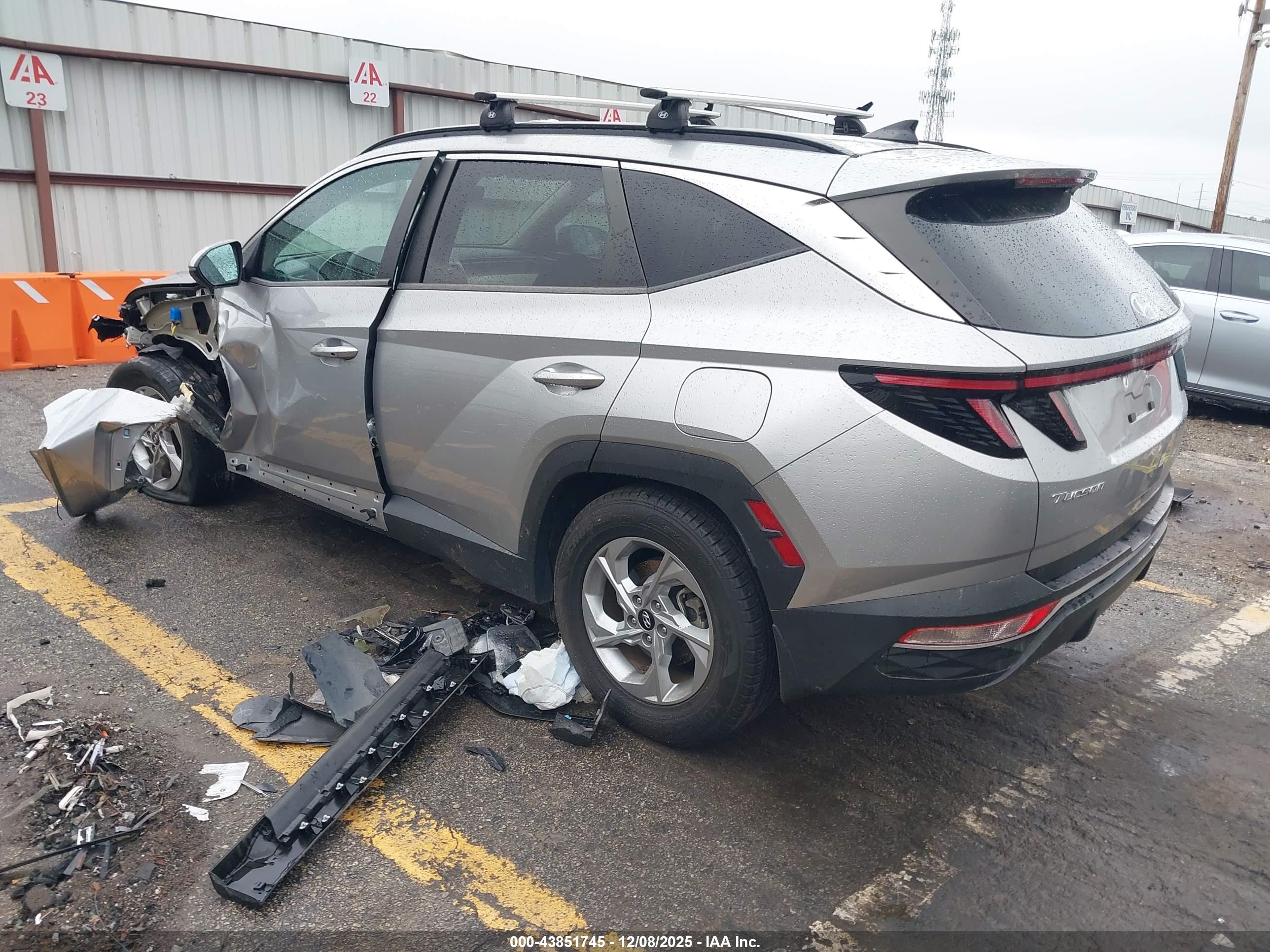 HYUNDAI TUCSON image 3