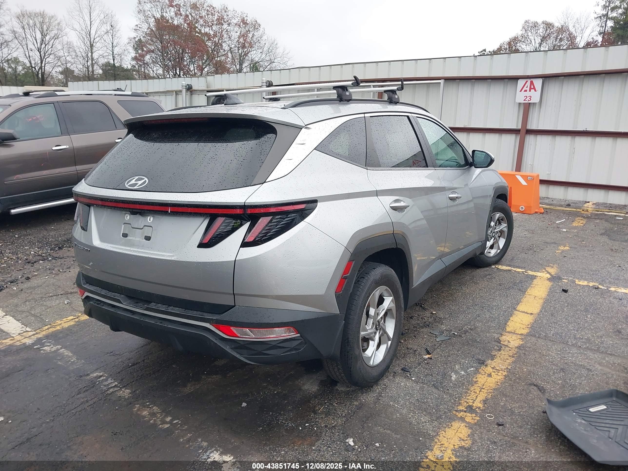 HYUNDAI TUCSON image 4