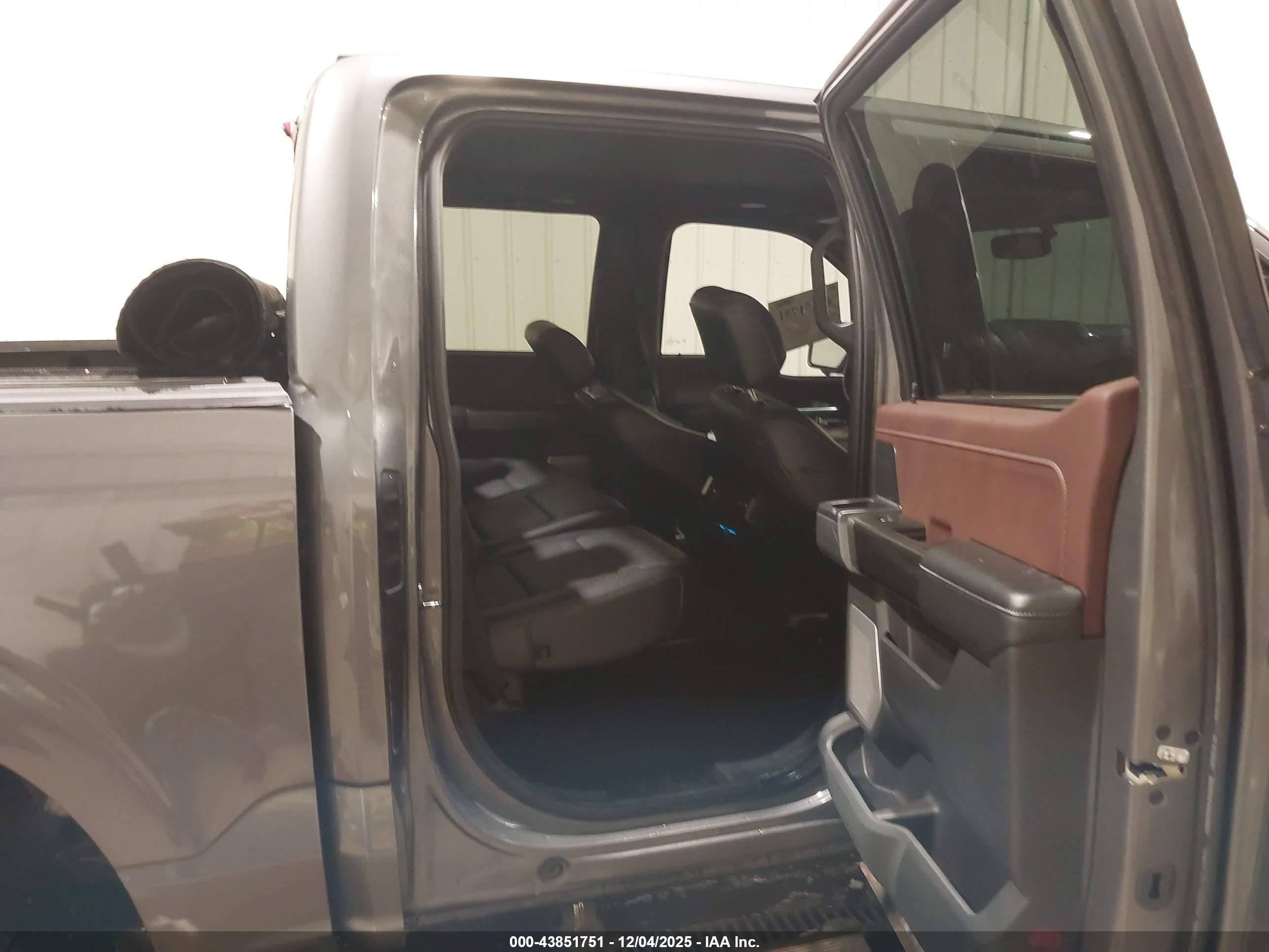 FORD F-150 image 8