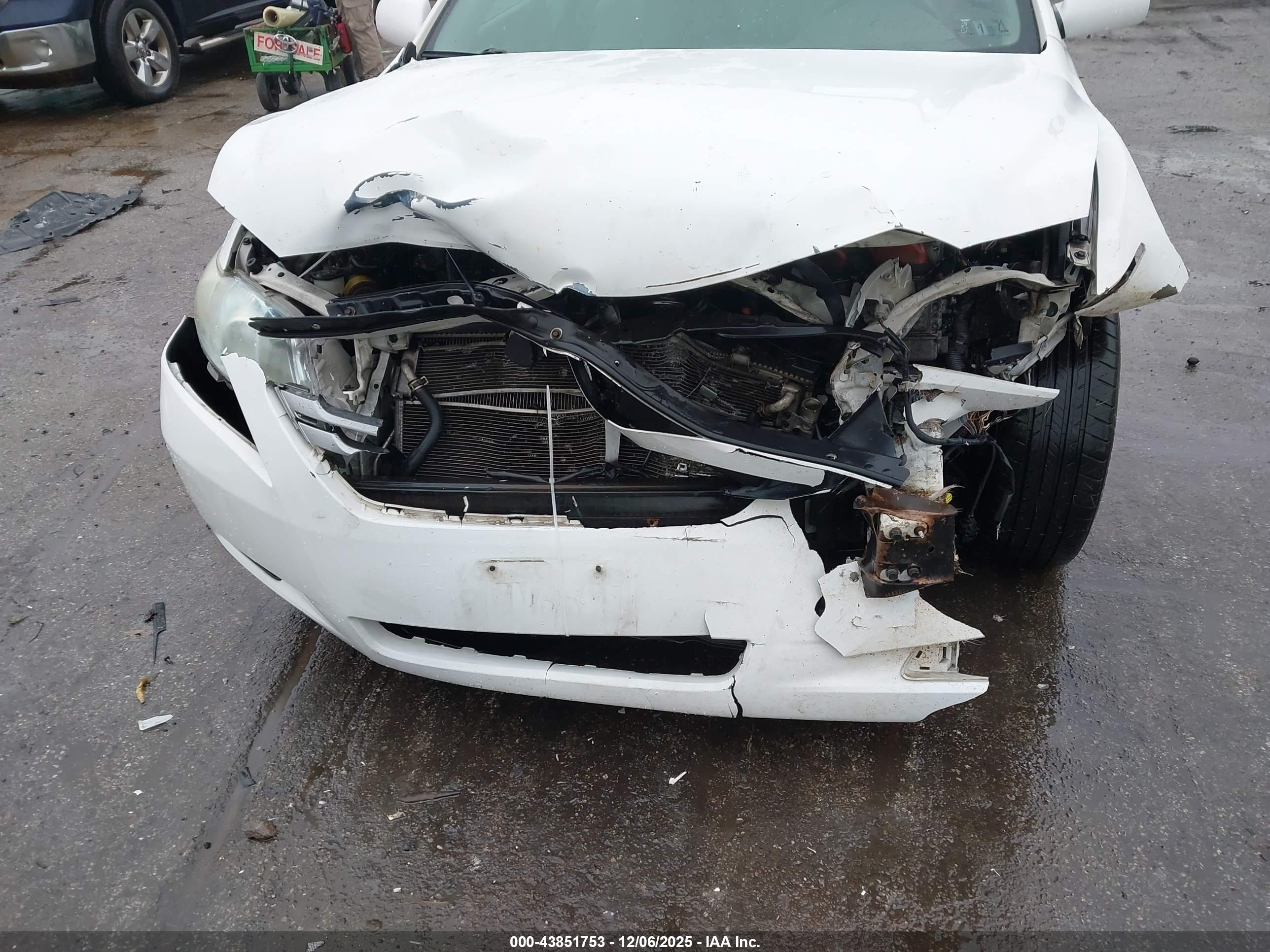 TOYOTA CAMRY image 6