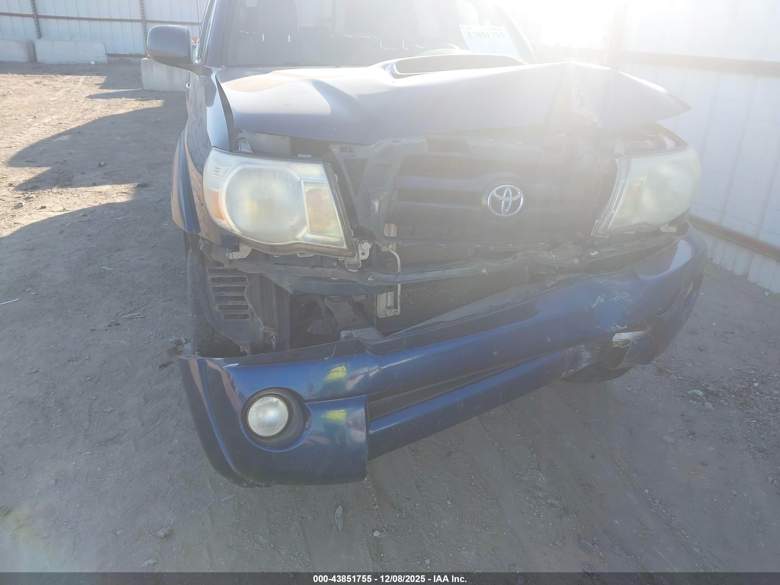 TOYOTA TACOMA image 6