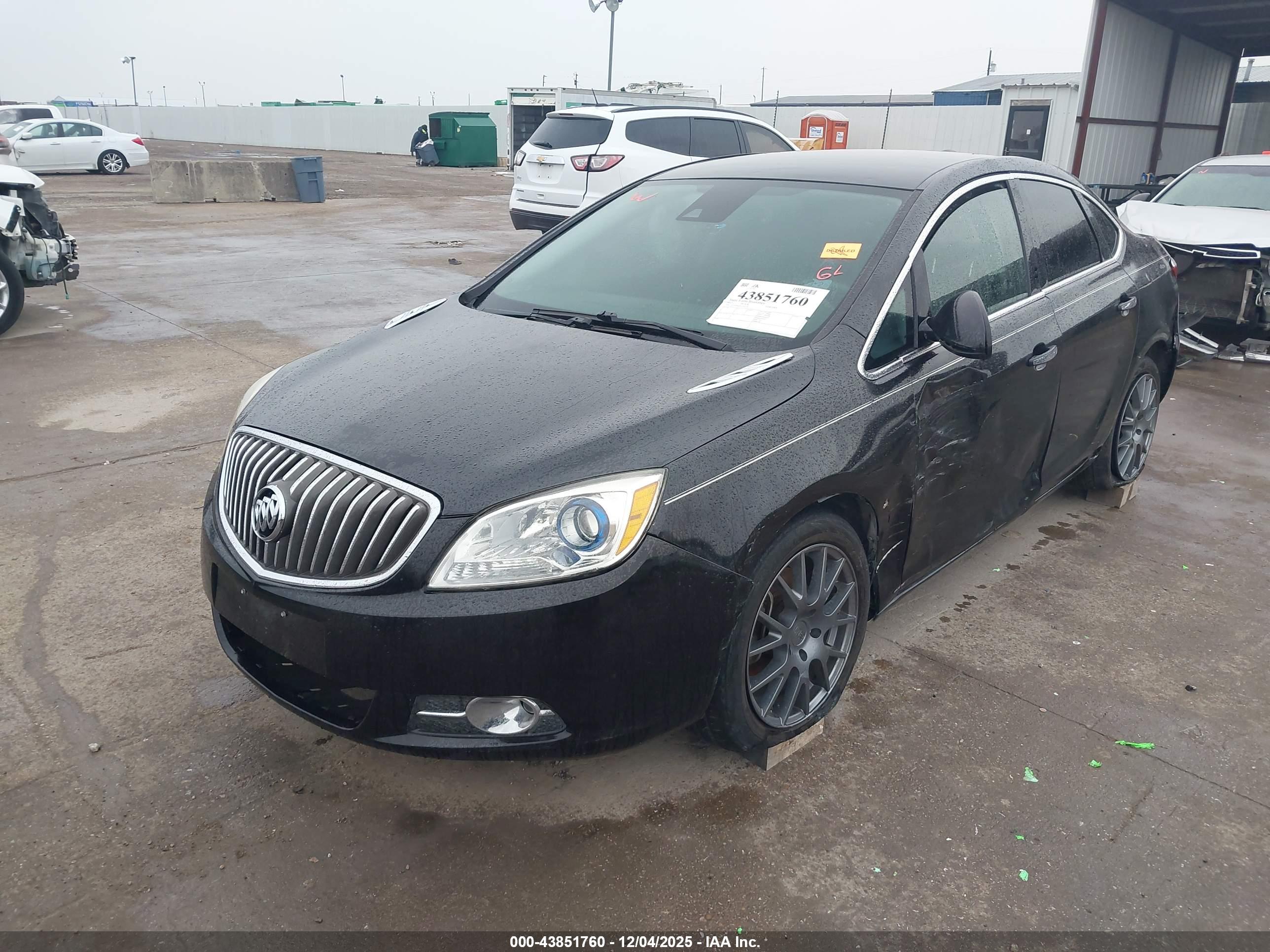 BUICK VERANO image 2