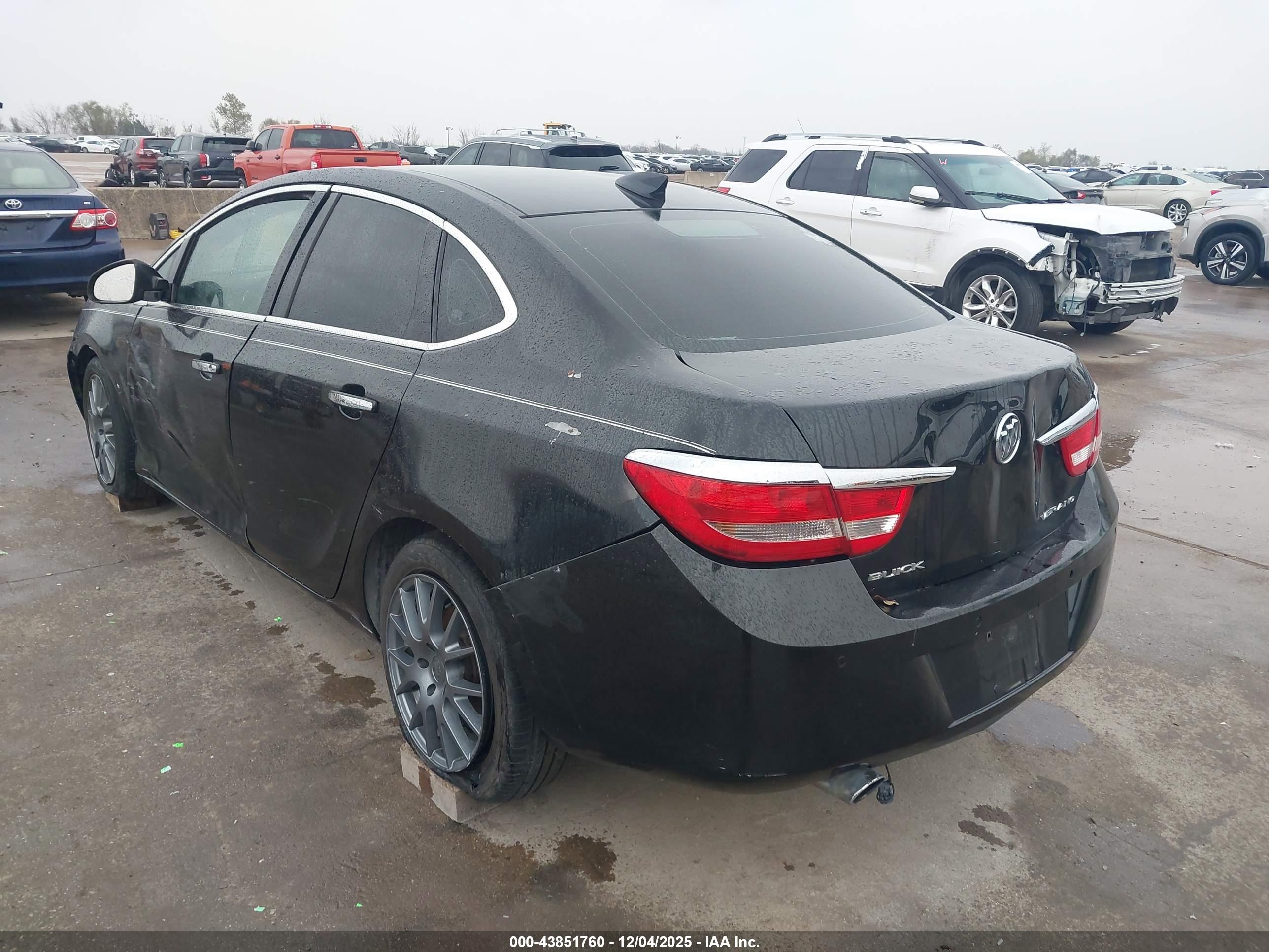 BUICK VERANO image 3