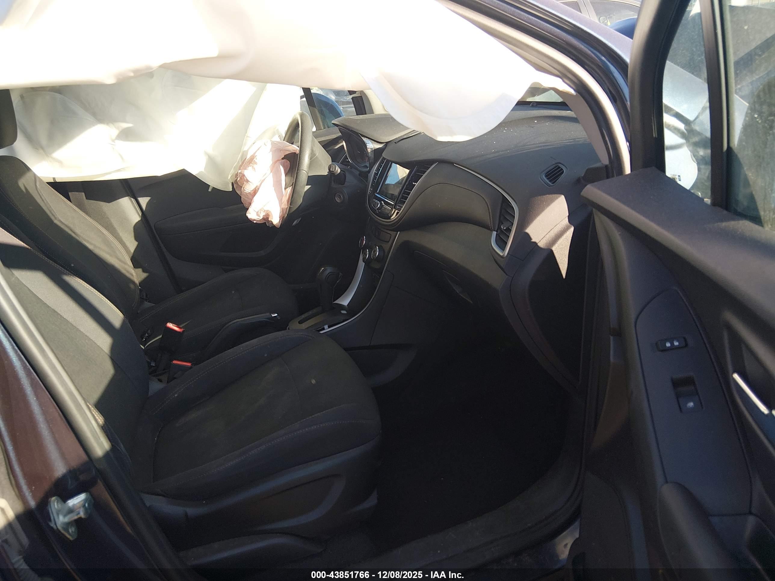 CHEVROLET TRAX image 5