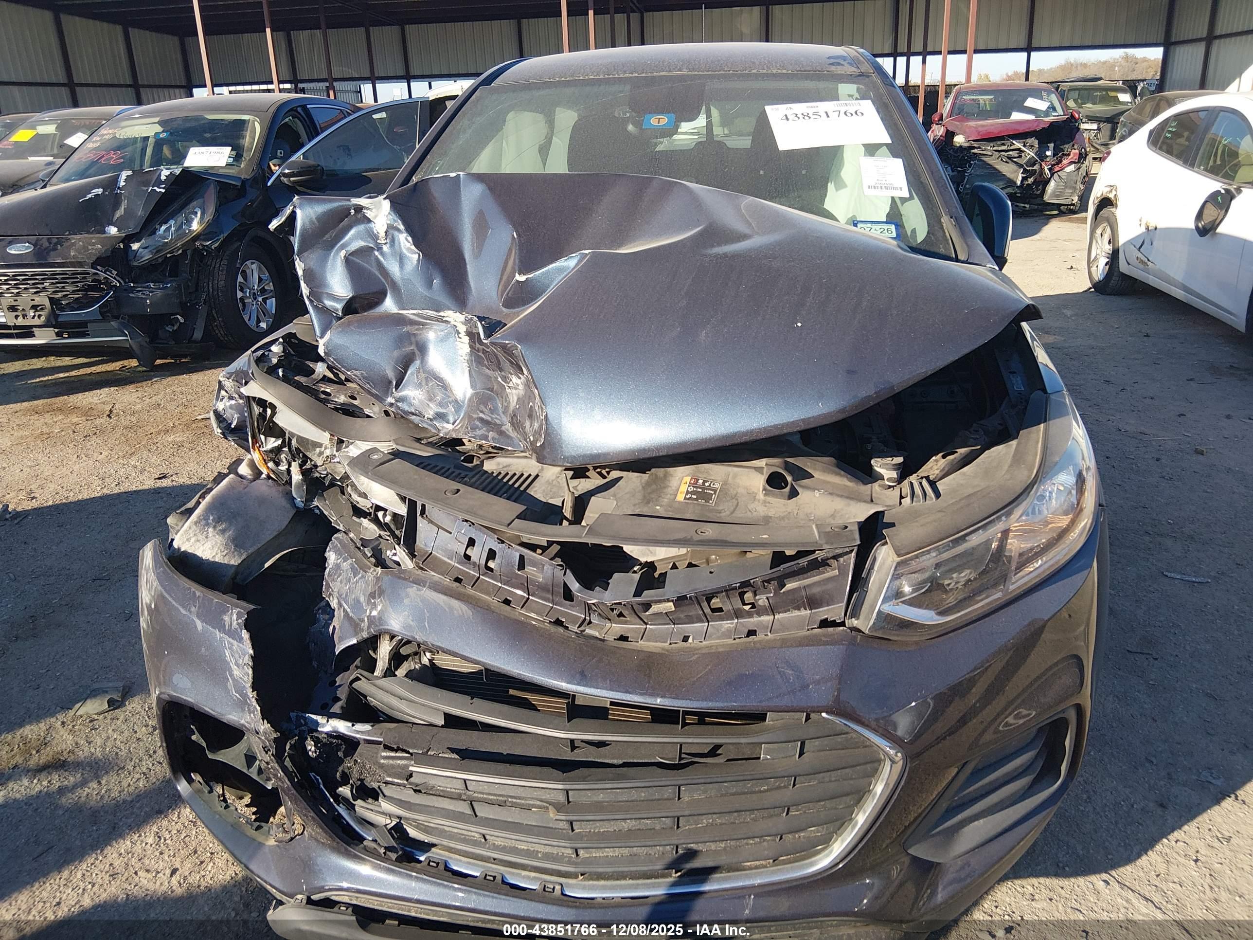 CHEVROLET TRAX image 6