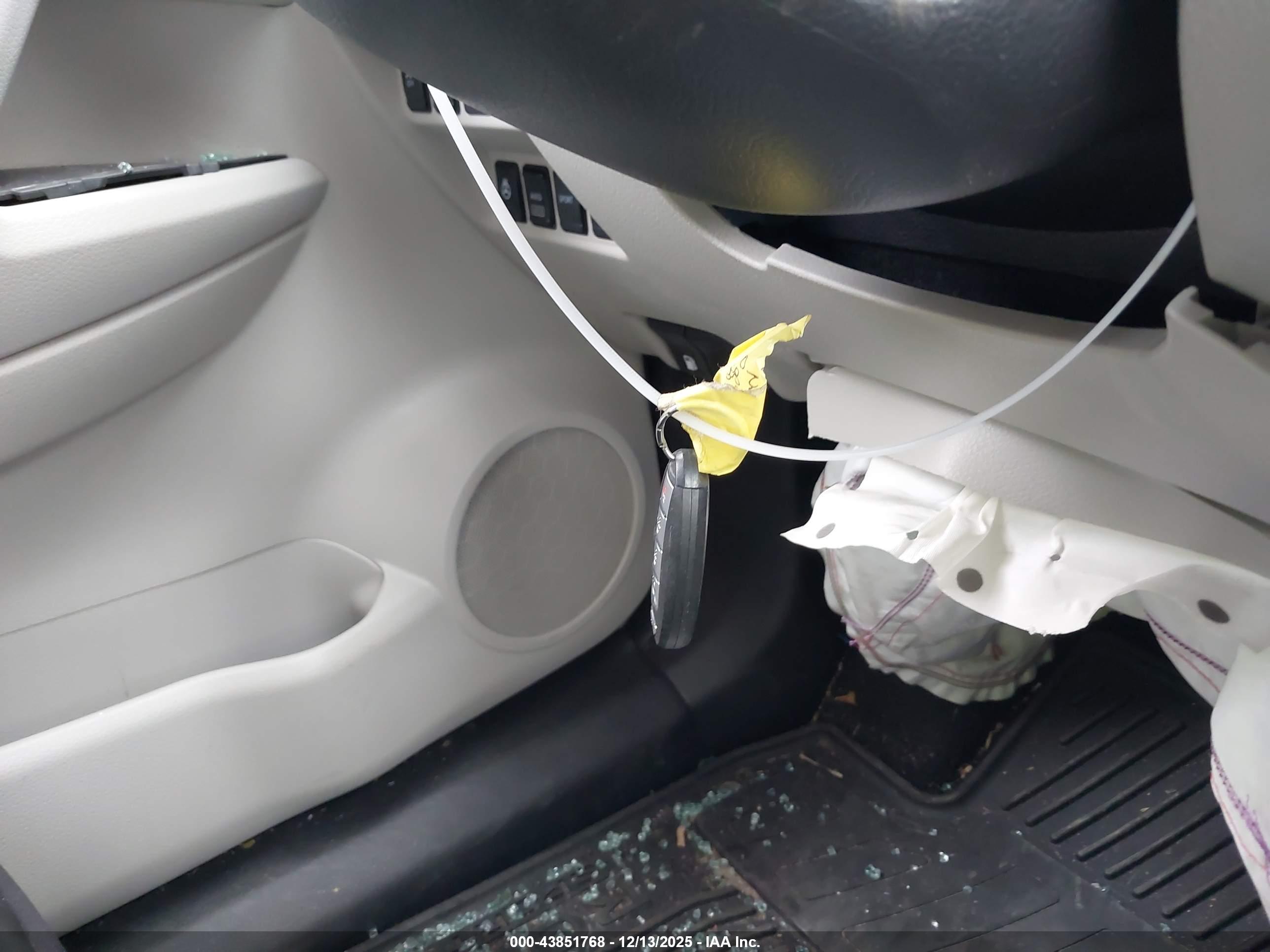 NISSAN ROGUE image 11
