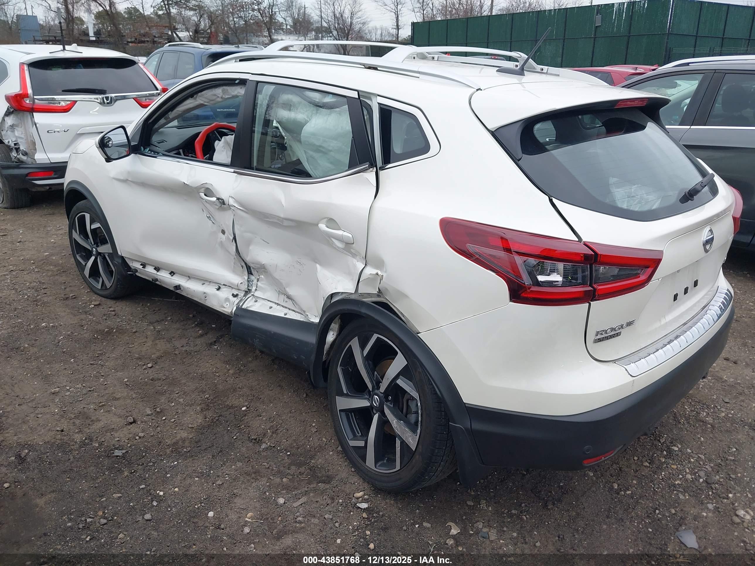 NISSAN ROGUE image 3
