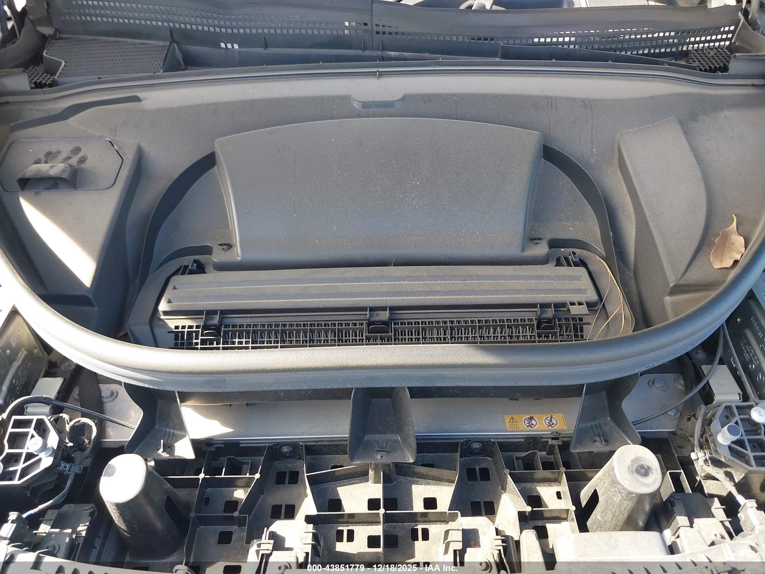 MERCEDES-BENZ EQS image 10