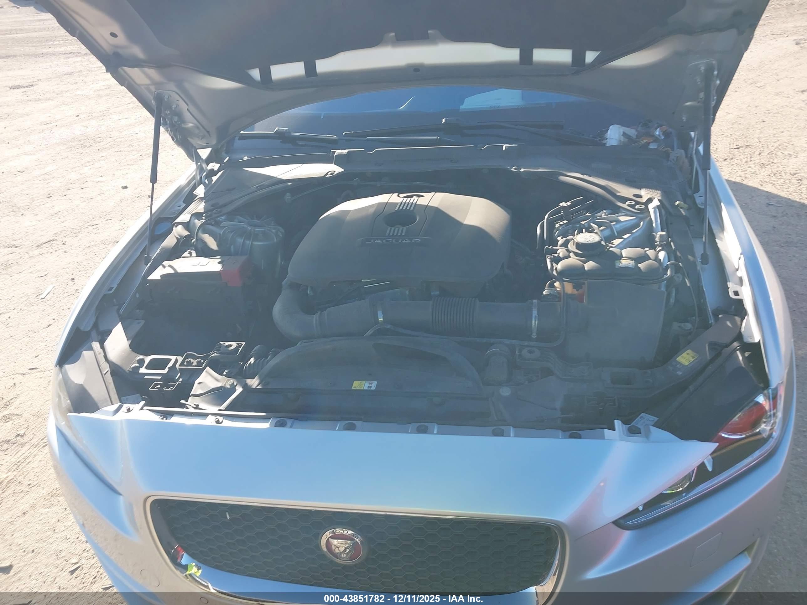 JAGUAR XE image 10