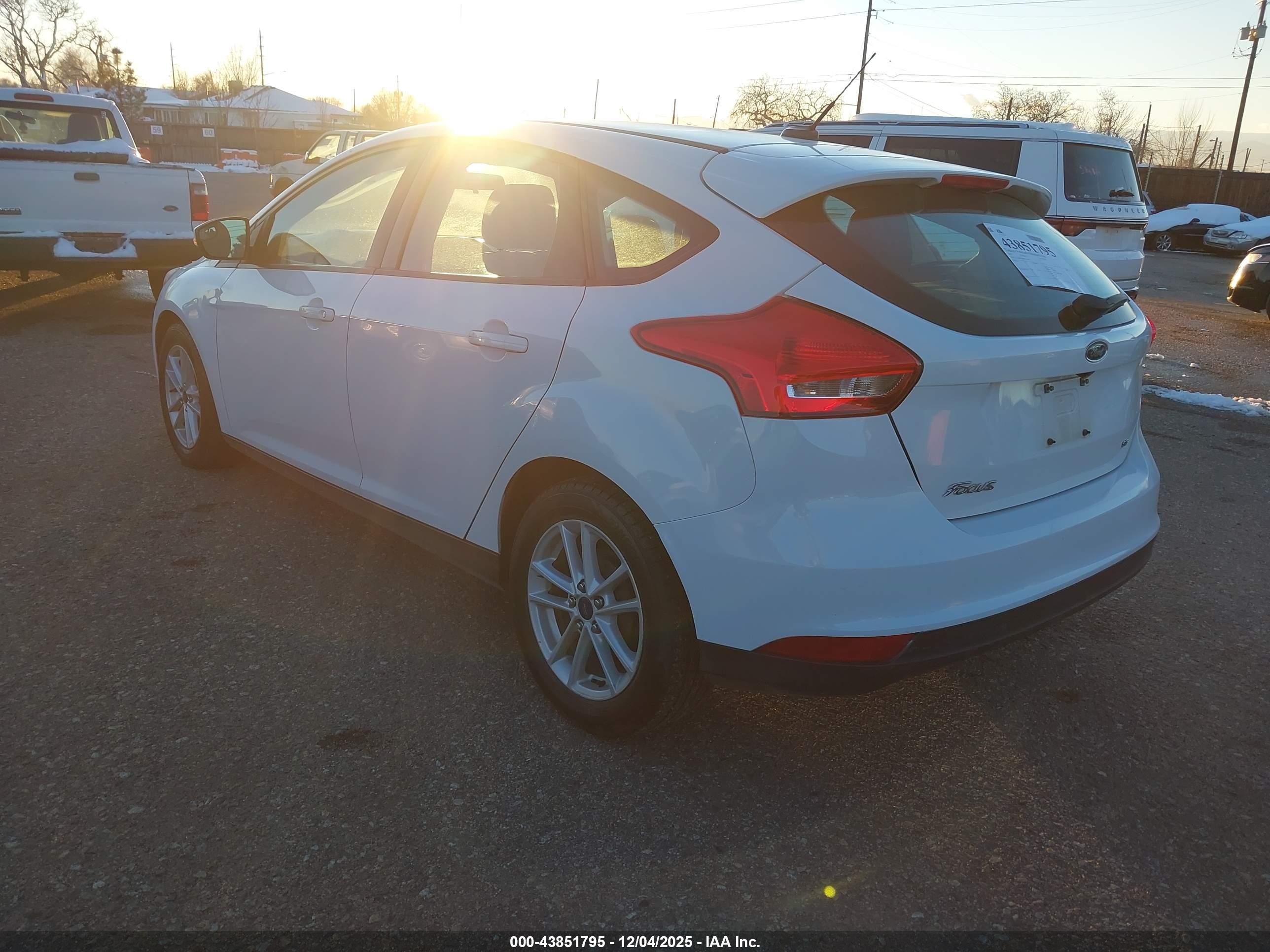 FORD FOCUS image 3