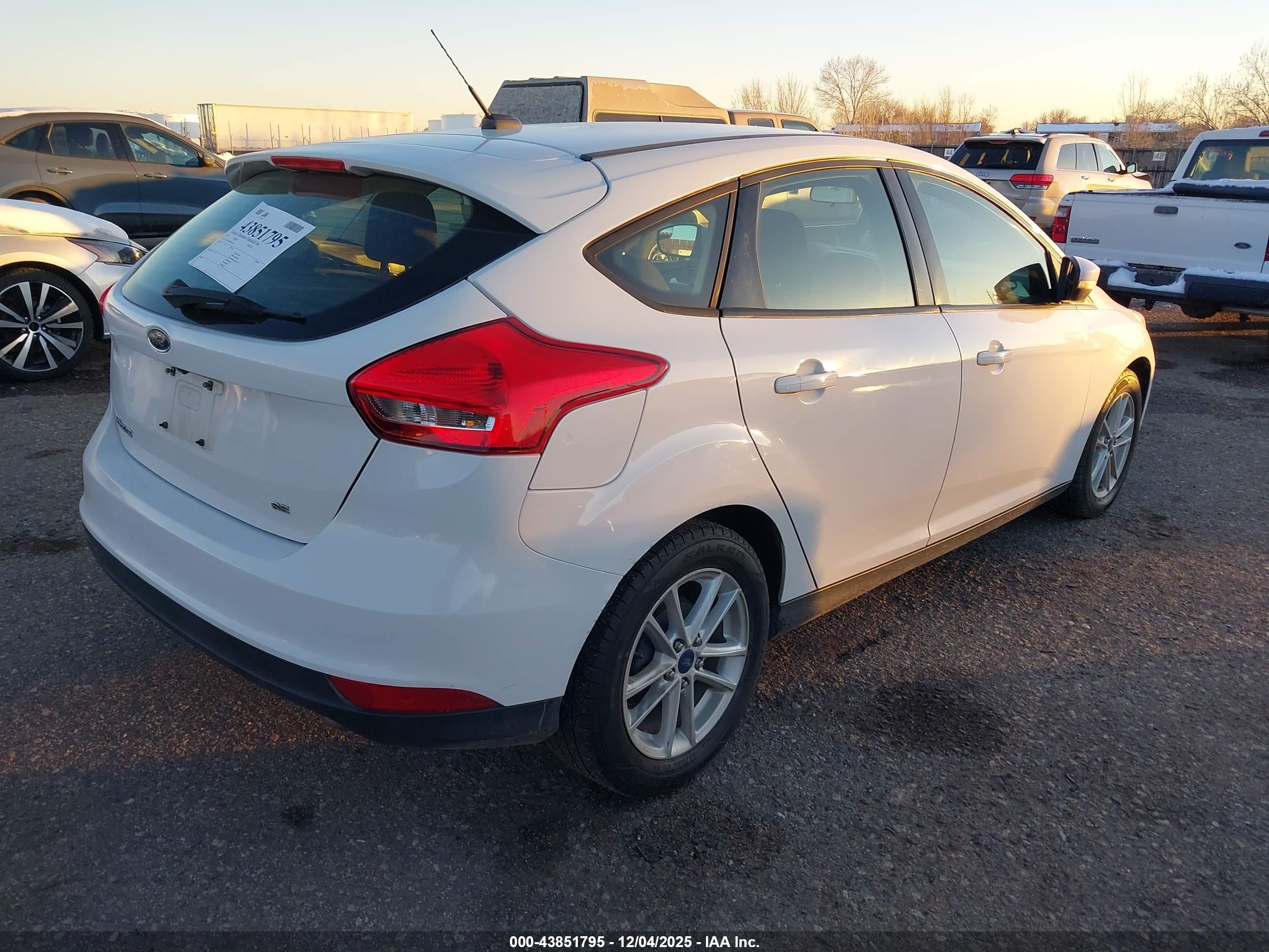 FORD FOCUS image 4
