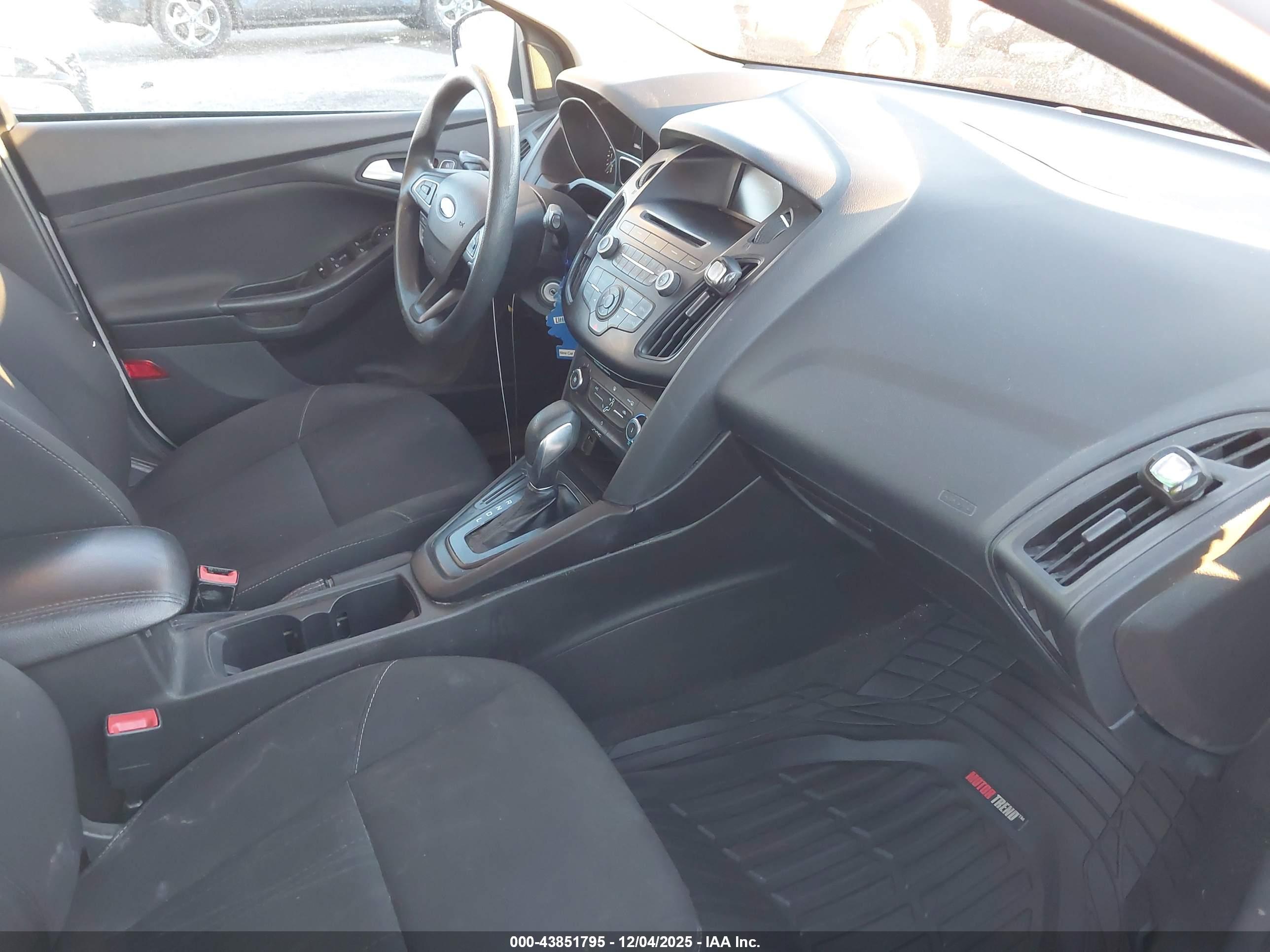 FORD FOCUS image 5