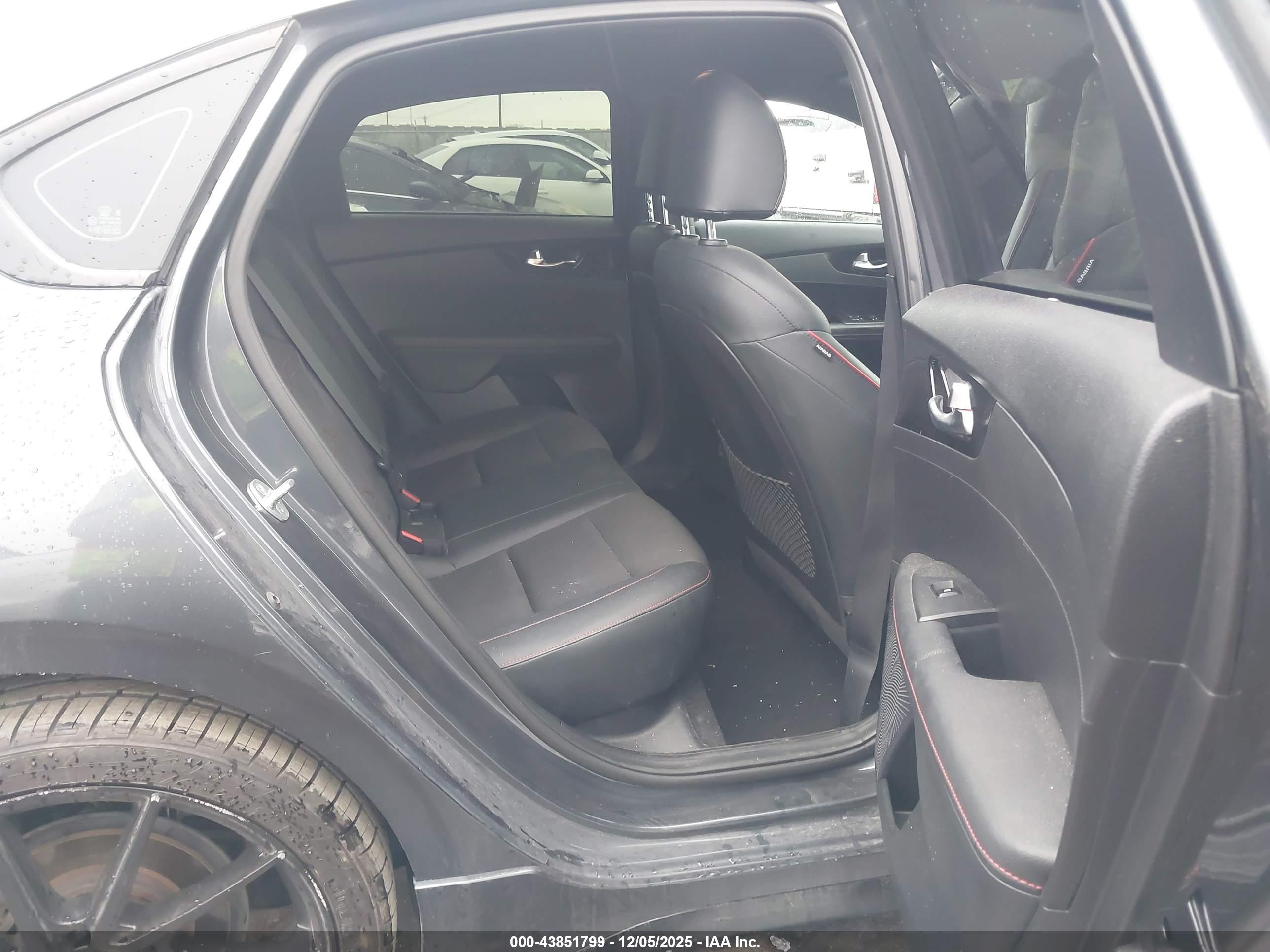 KIA FORTE image 8