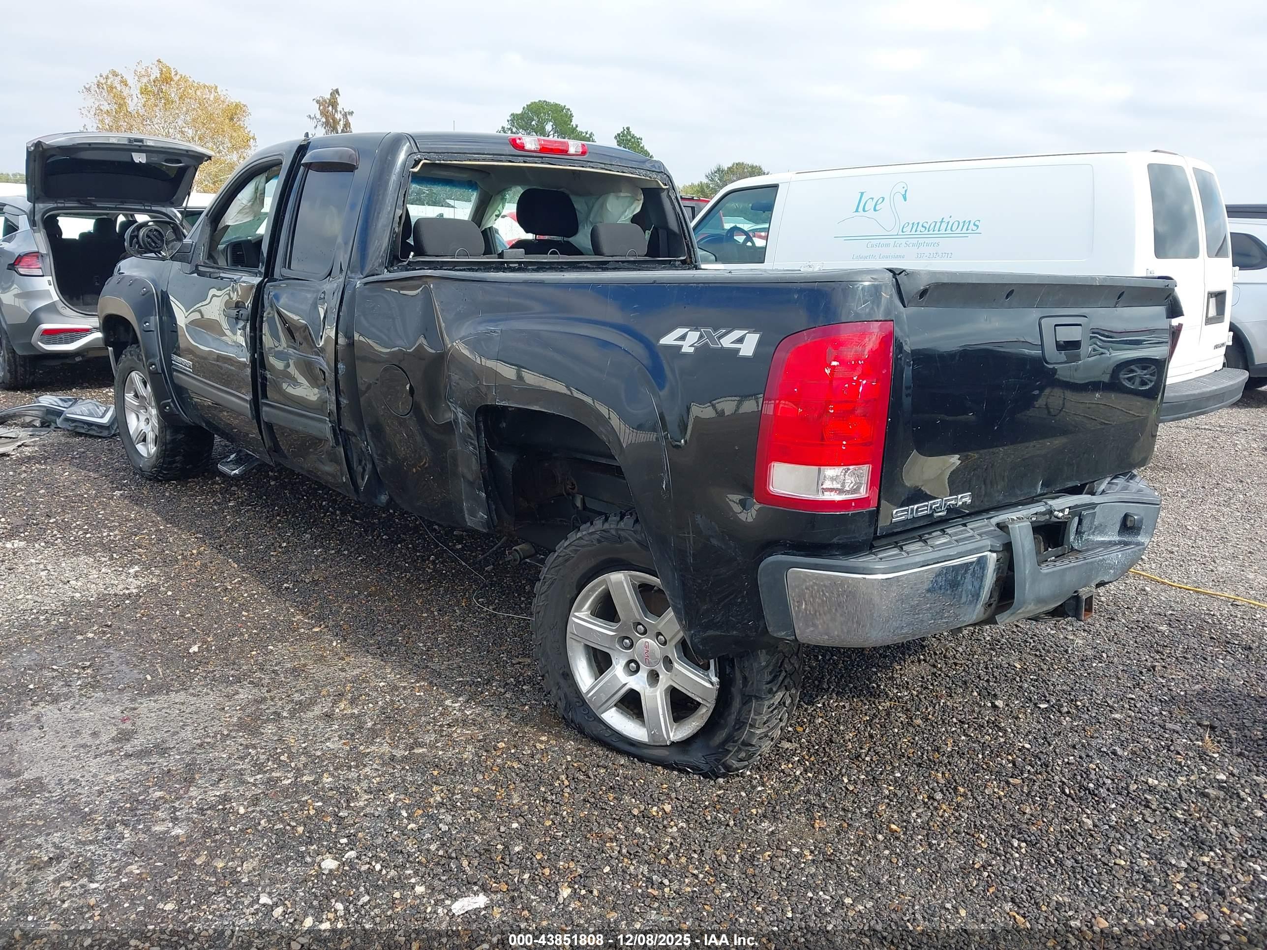 GMC SIERRA image 3