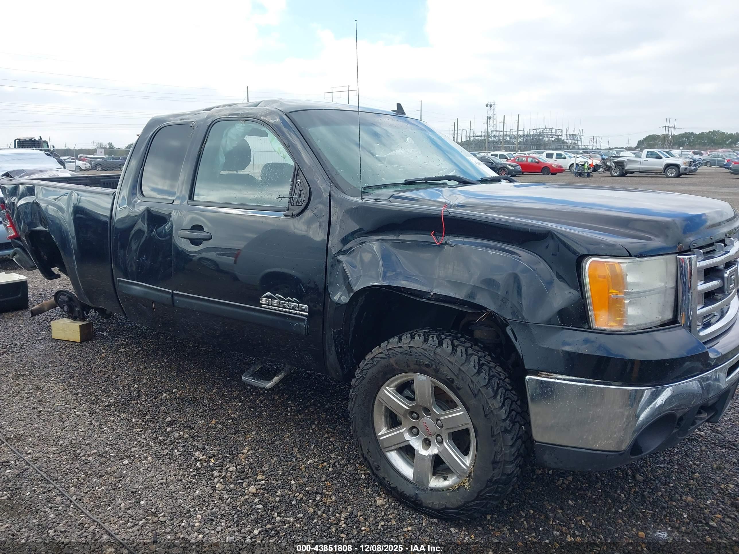 GMC SIERRA image 6