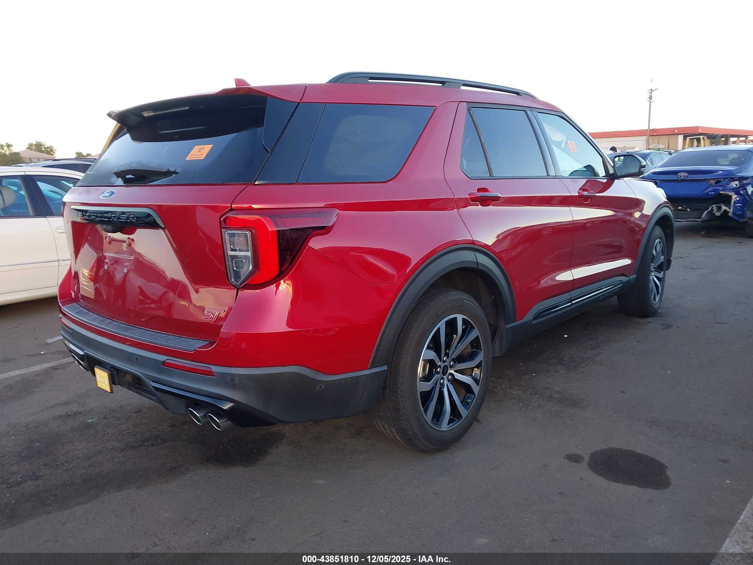 FORD EXPLORER image 4