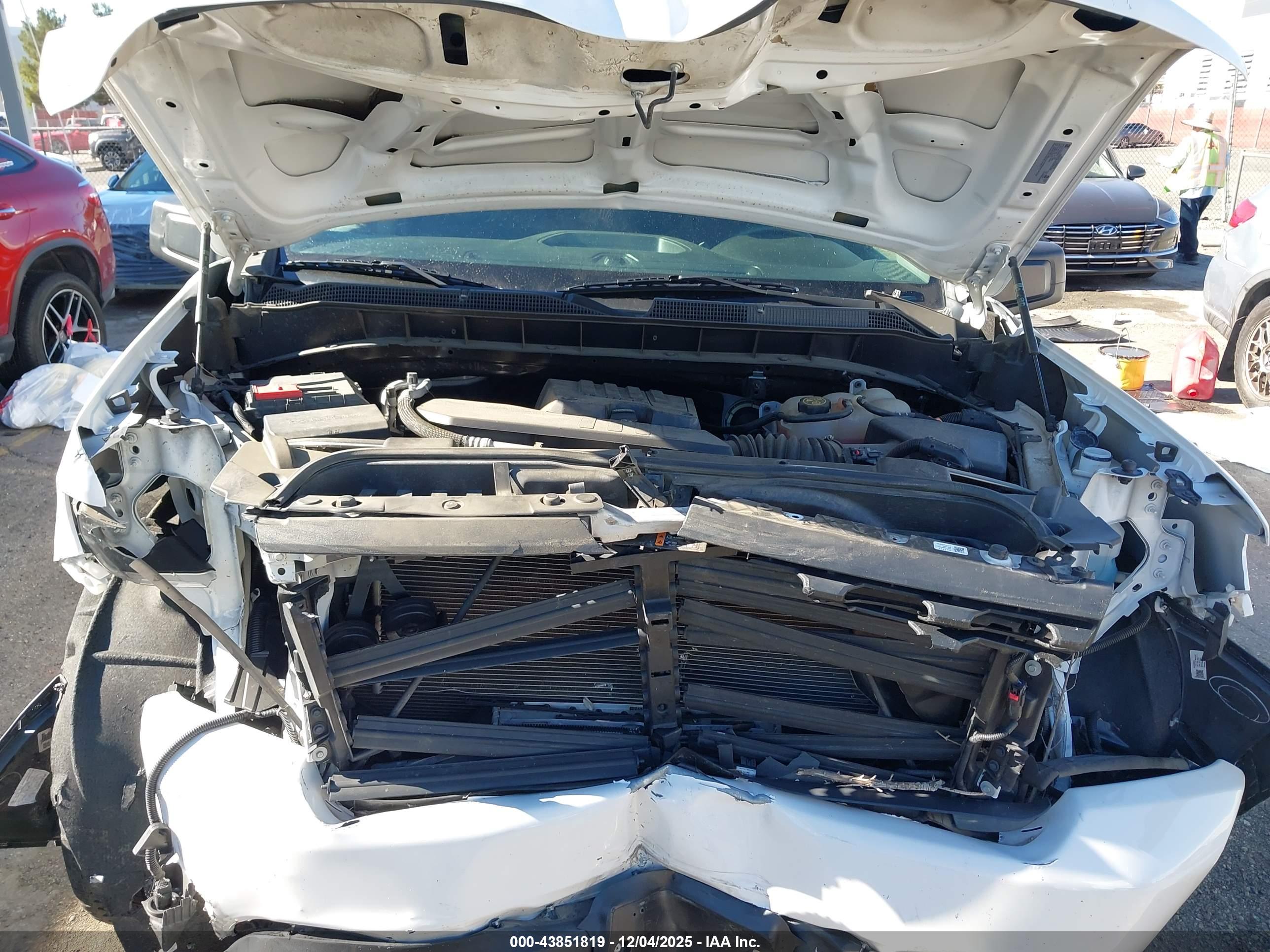 CHEVROLET SILVERADO image 10