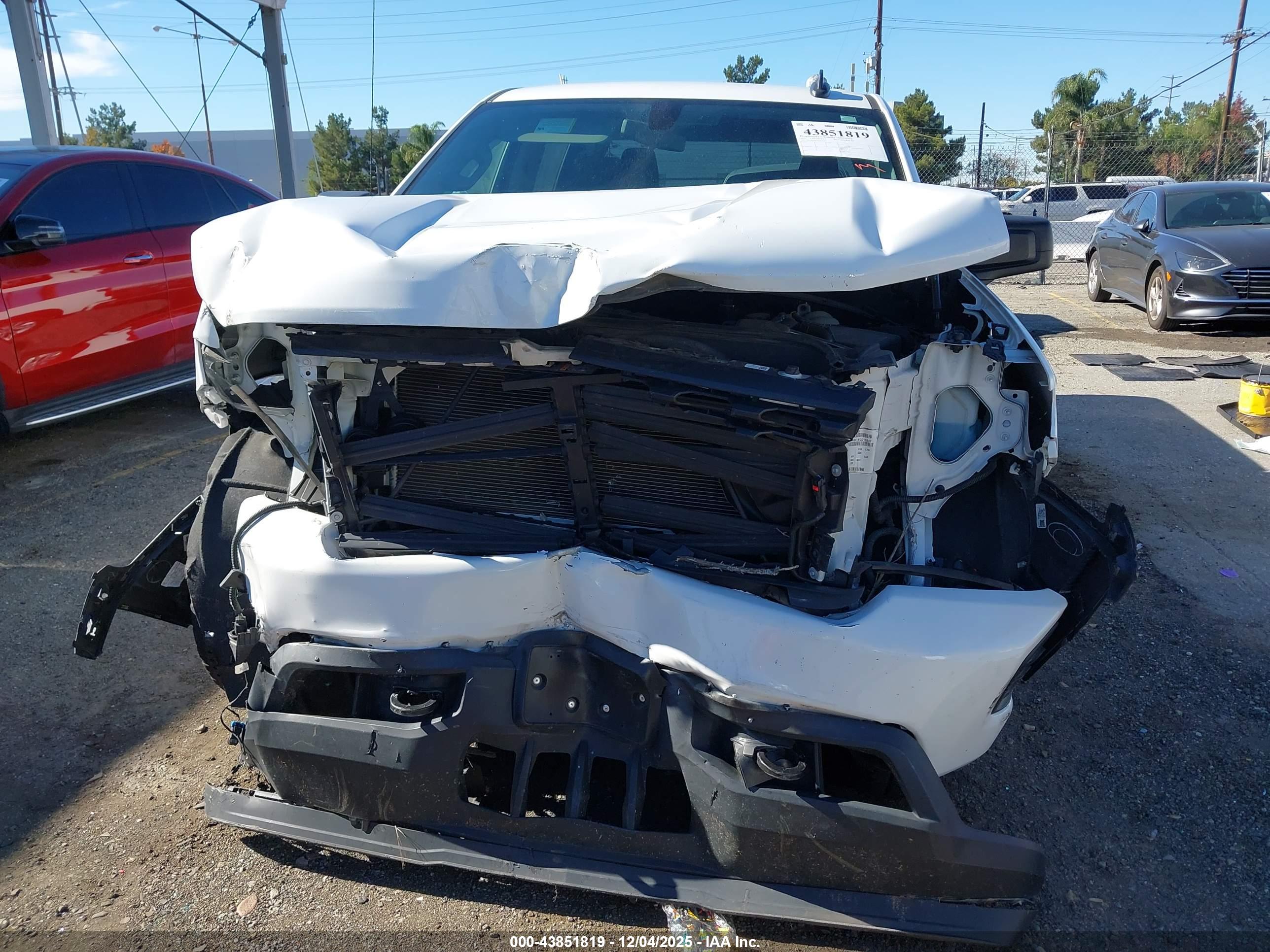 CHEVROLET SILVERADO image 6