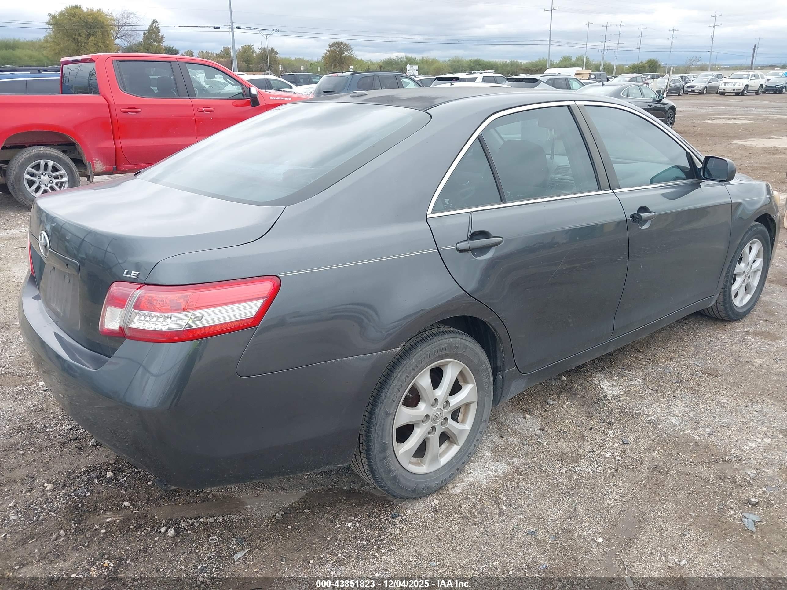 TOYOTA CAMRY image 4