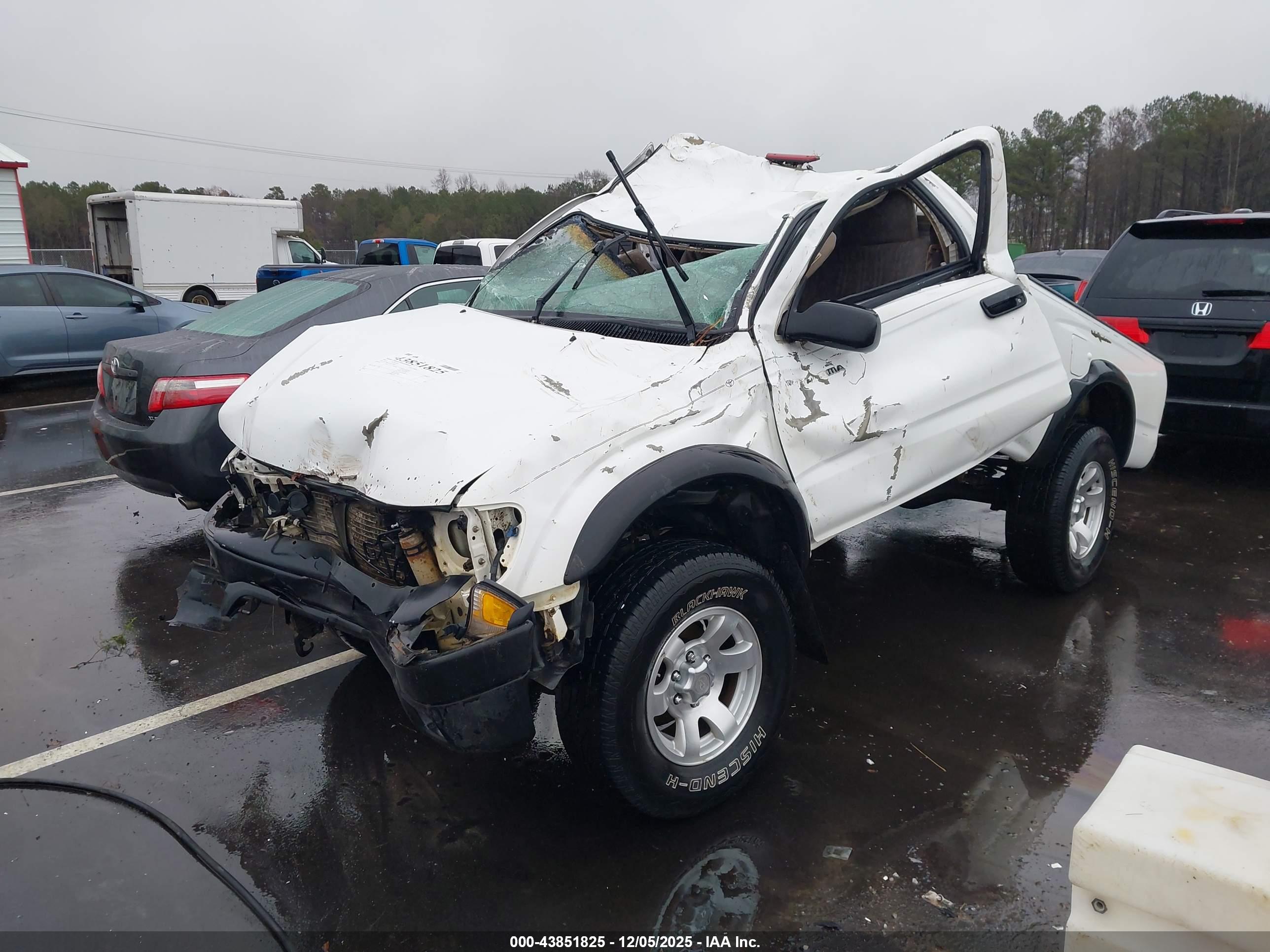TOYOTA TACOMA image 2