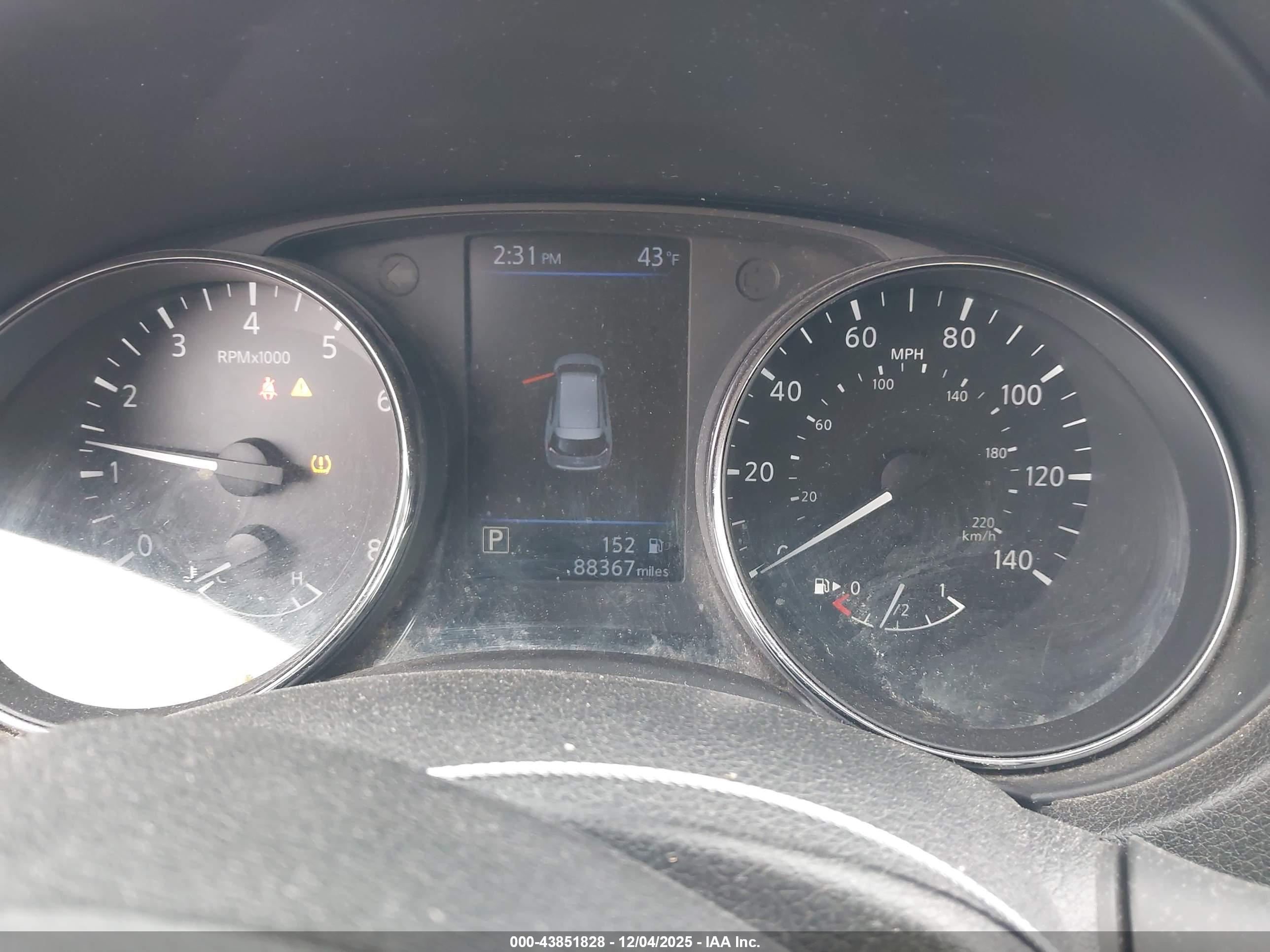 NISSAN ROGUE image 7