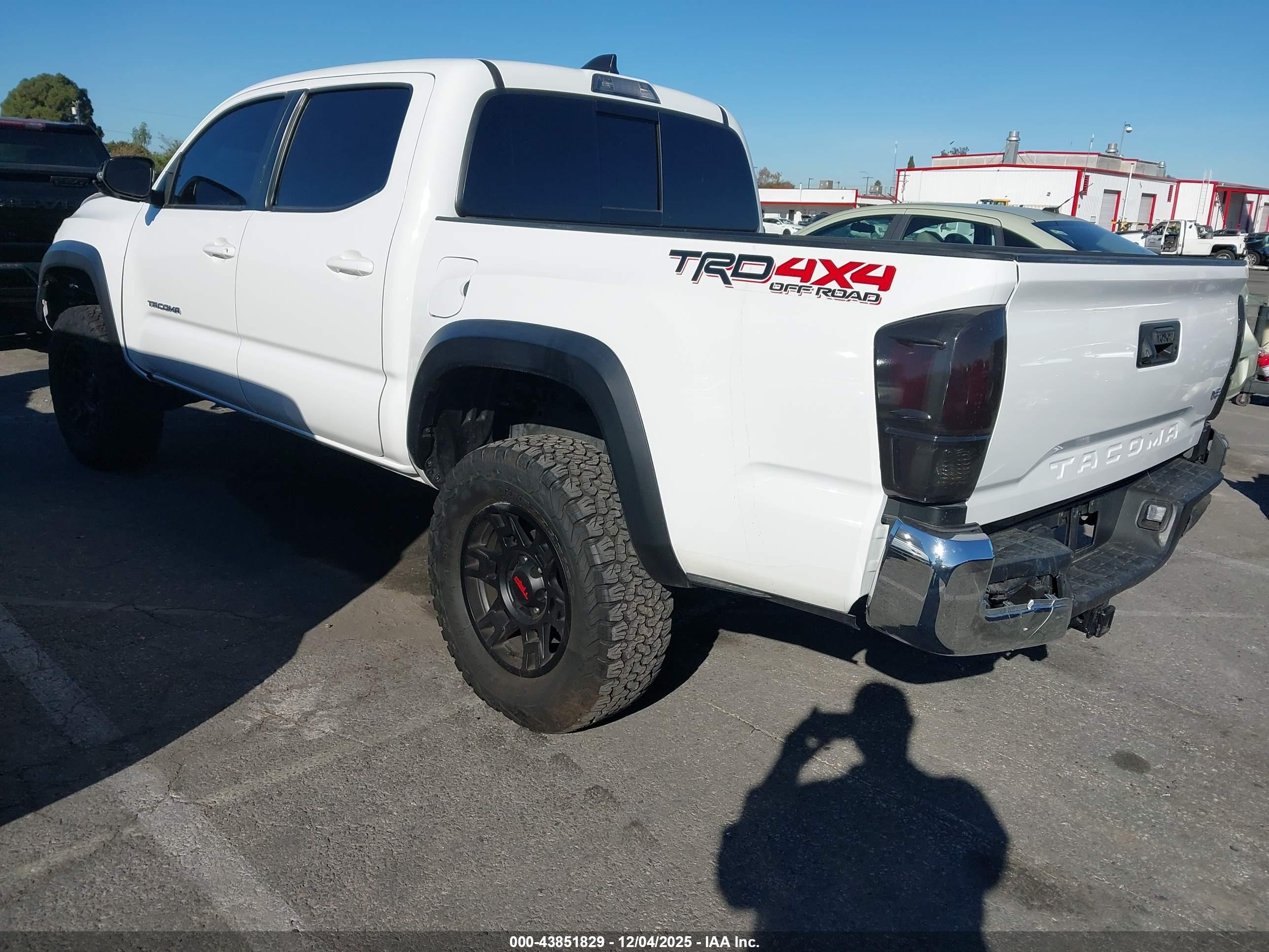 TOYOTA TACOMA image 3
