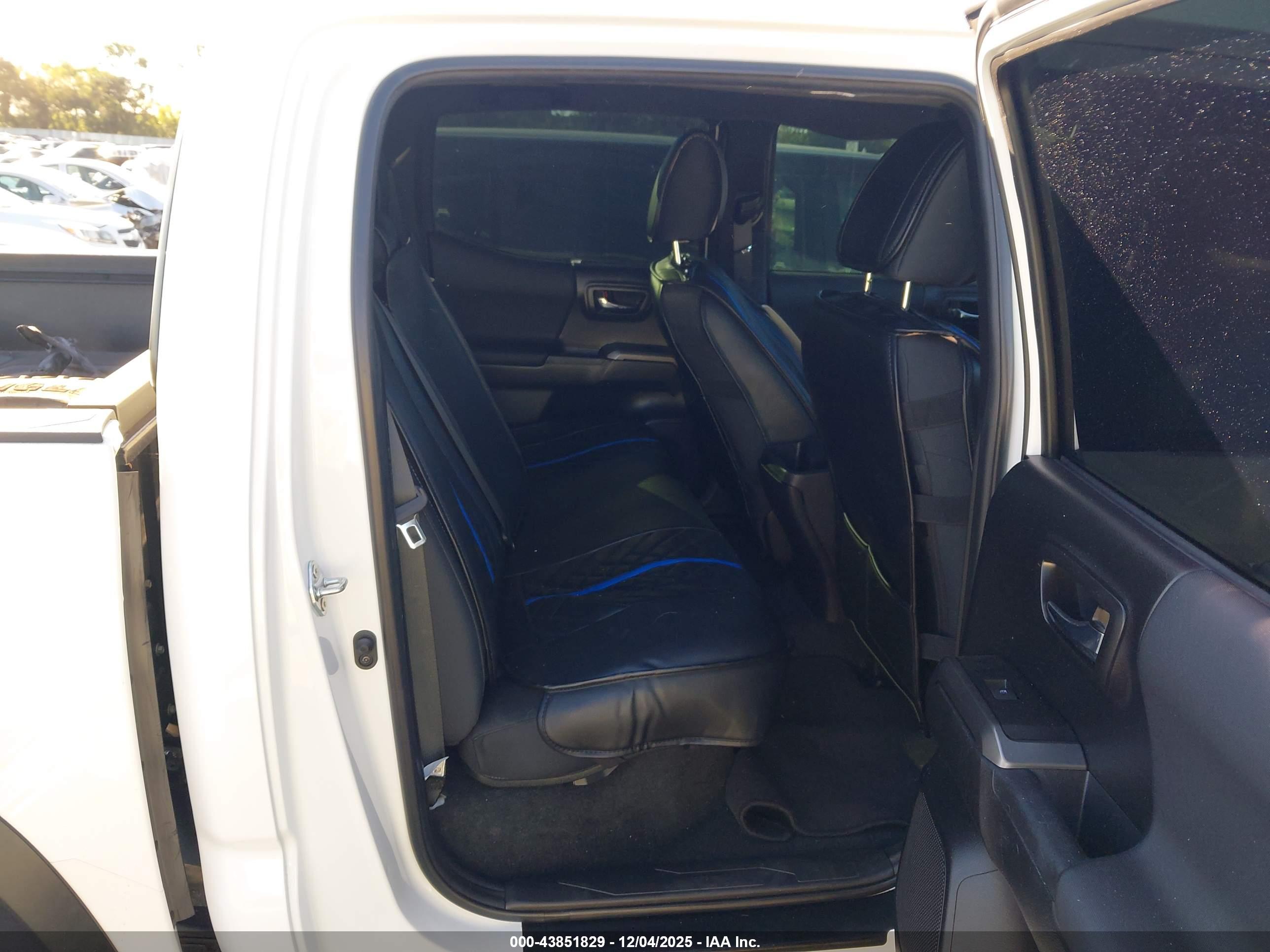 TOYOTA TACOMA image 8