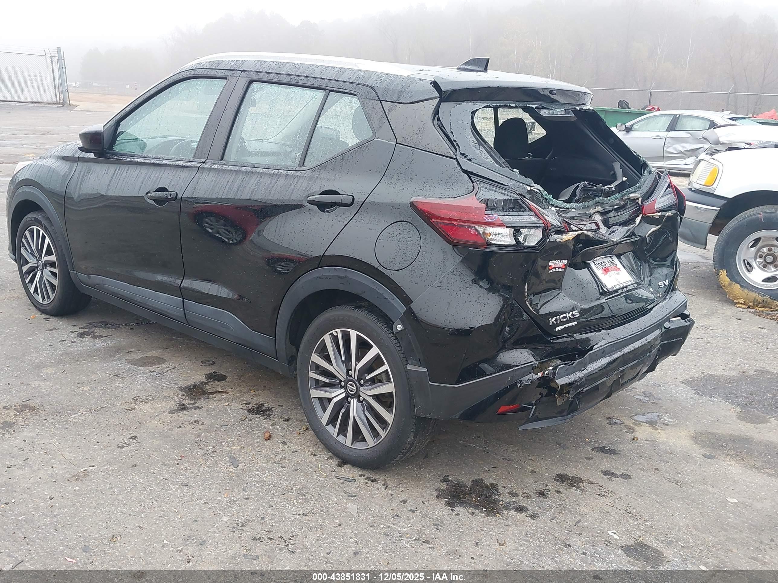 NISSAN KICKS image 3