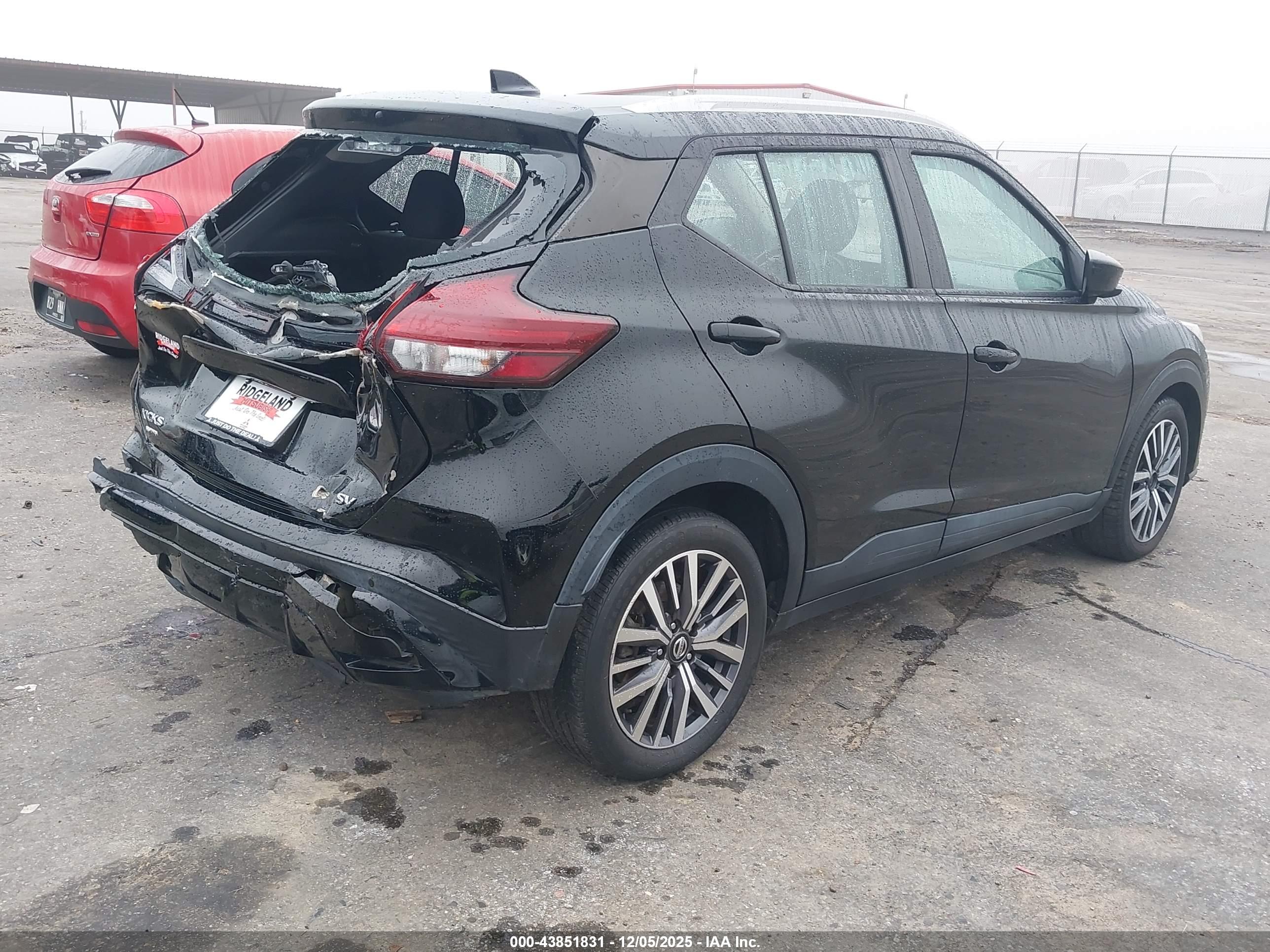 NISSAN KICKS image 4