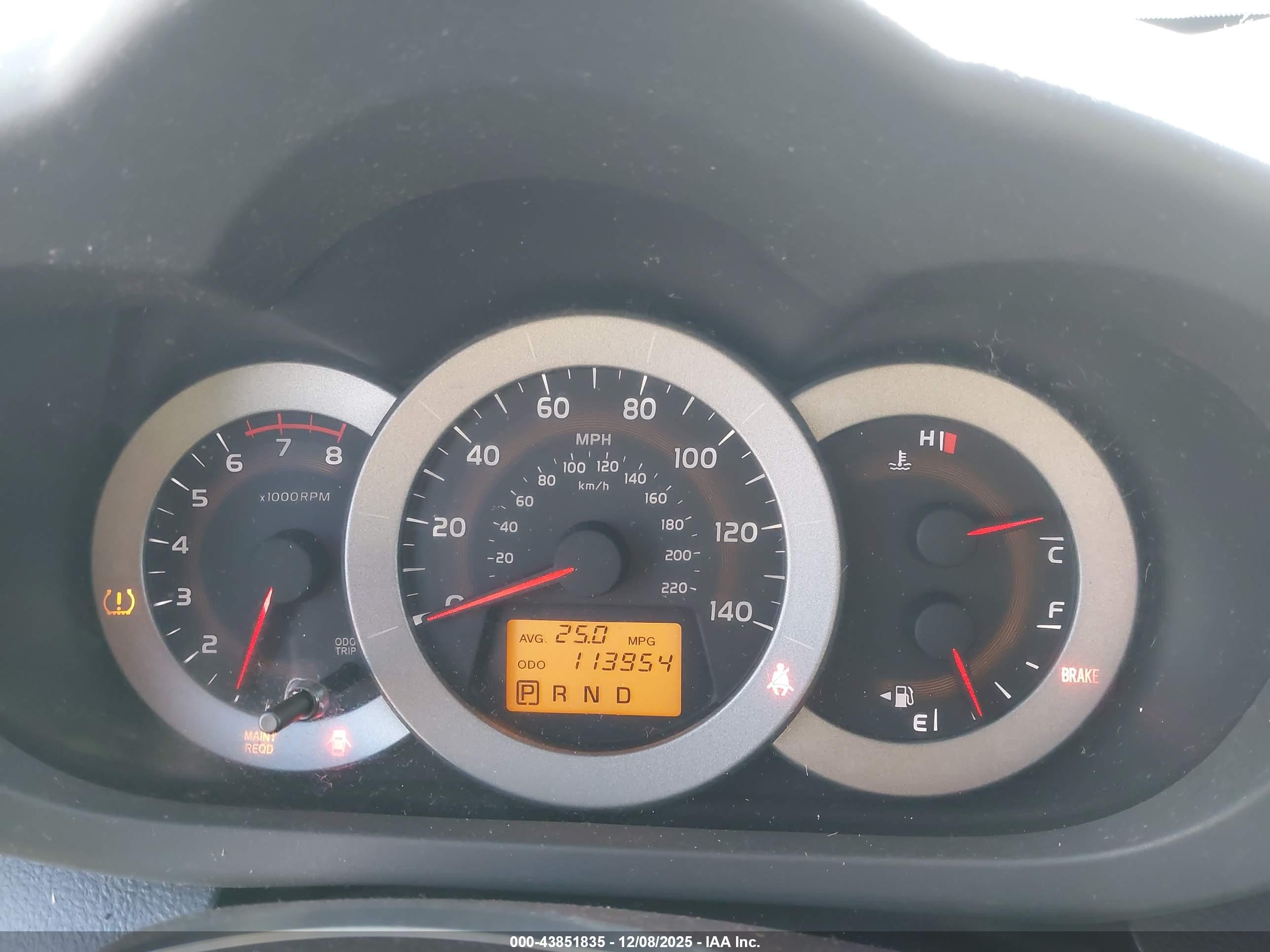 TOYOTA RAV4 image 7