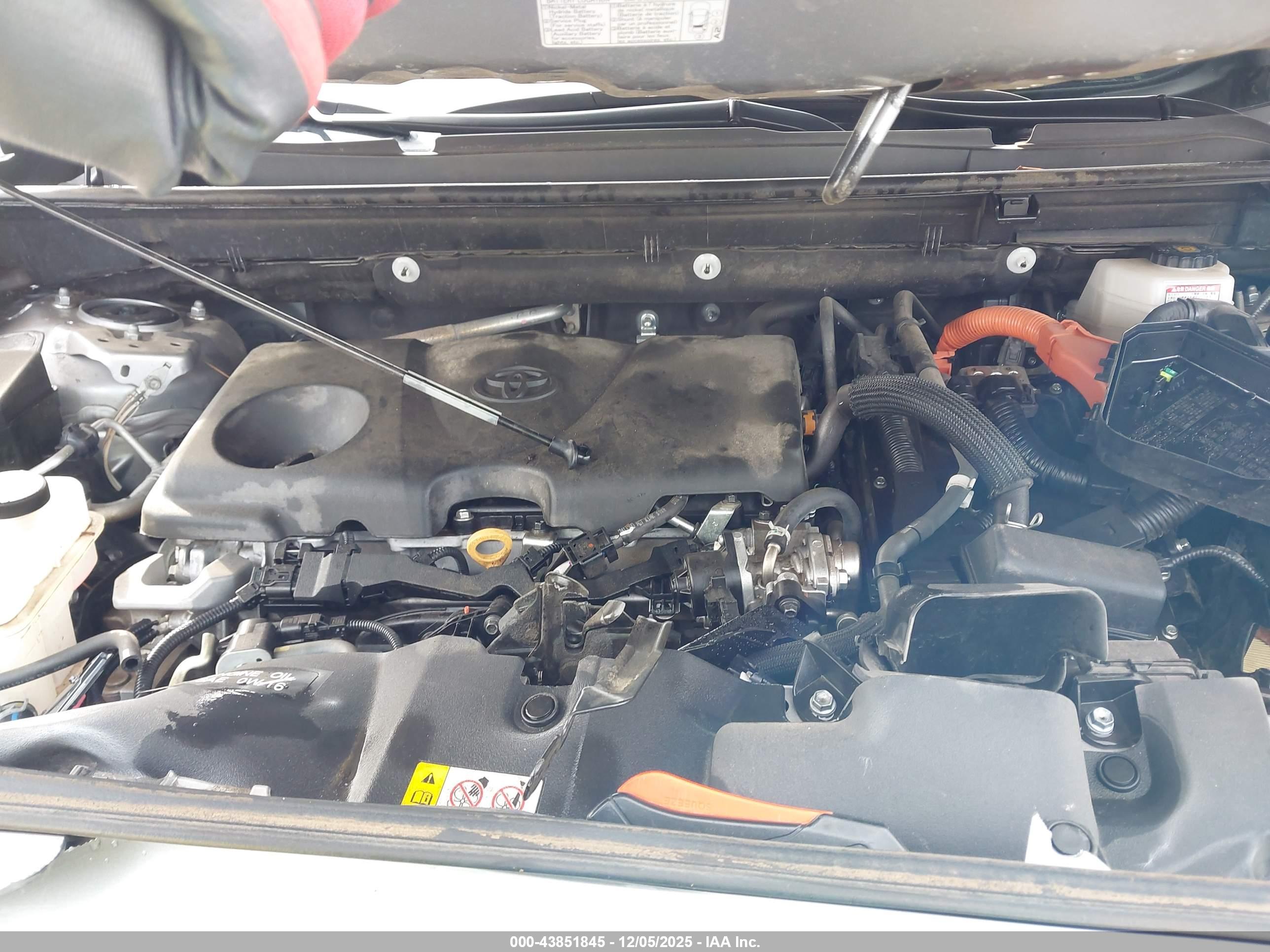 TOYOTA RAV4 image 10