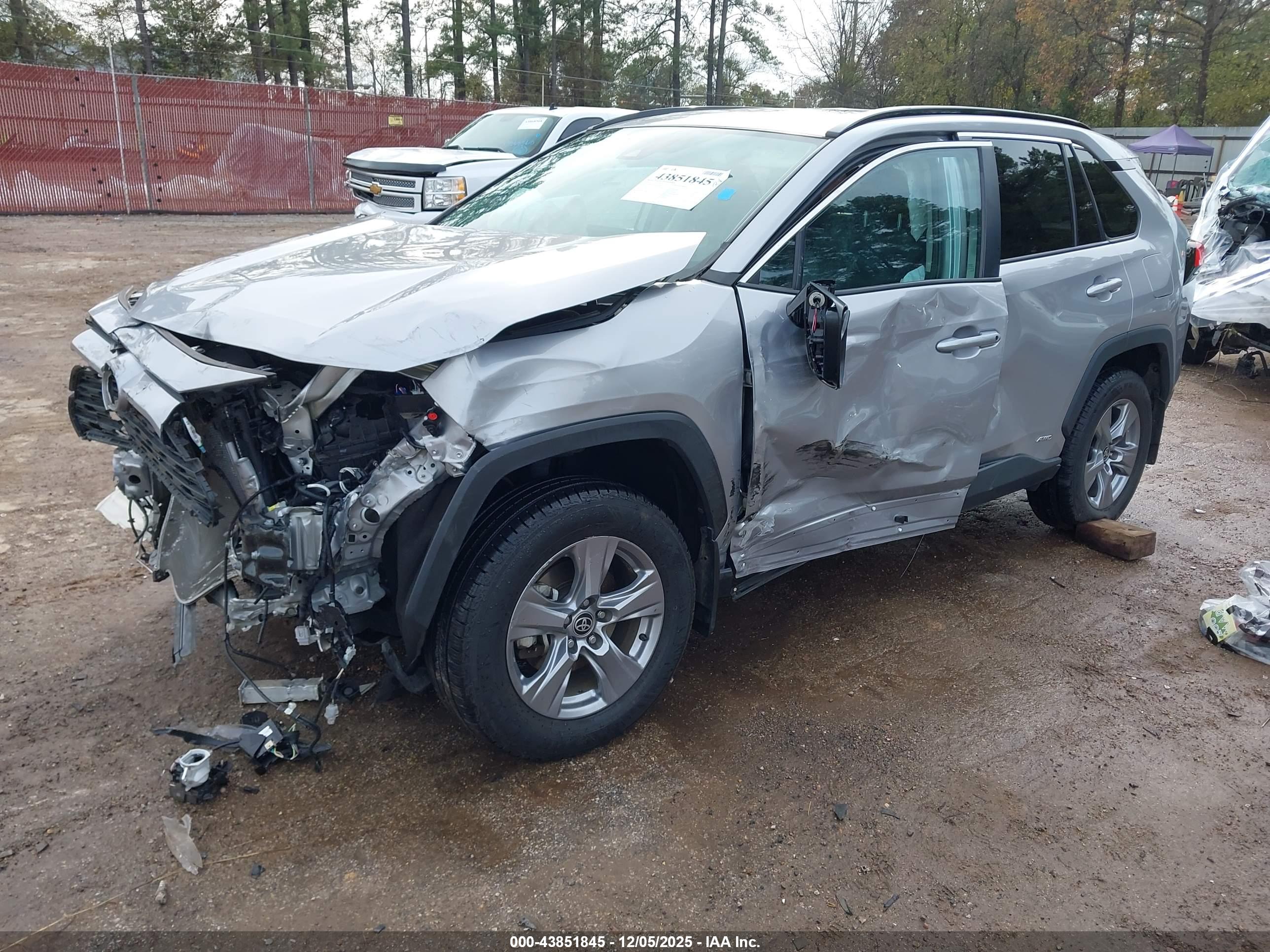 TOYOTA RAV4 image 2