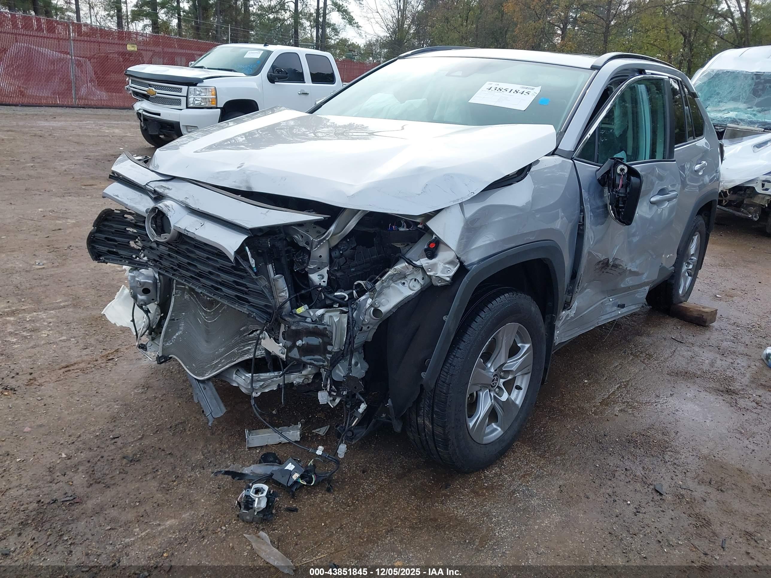 TOYOTA RAV4 image 6