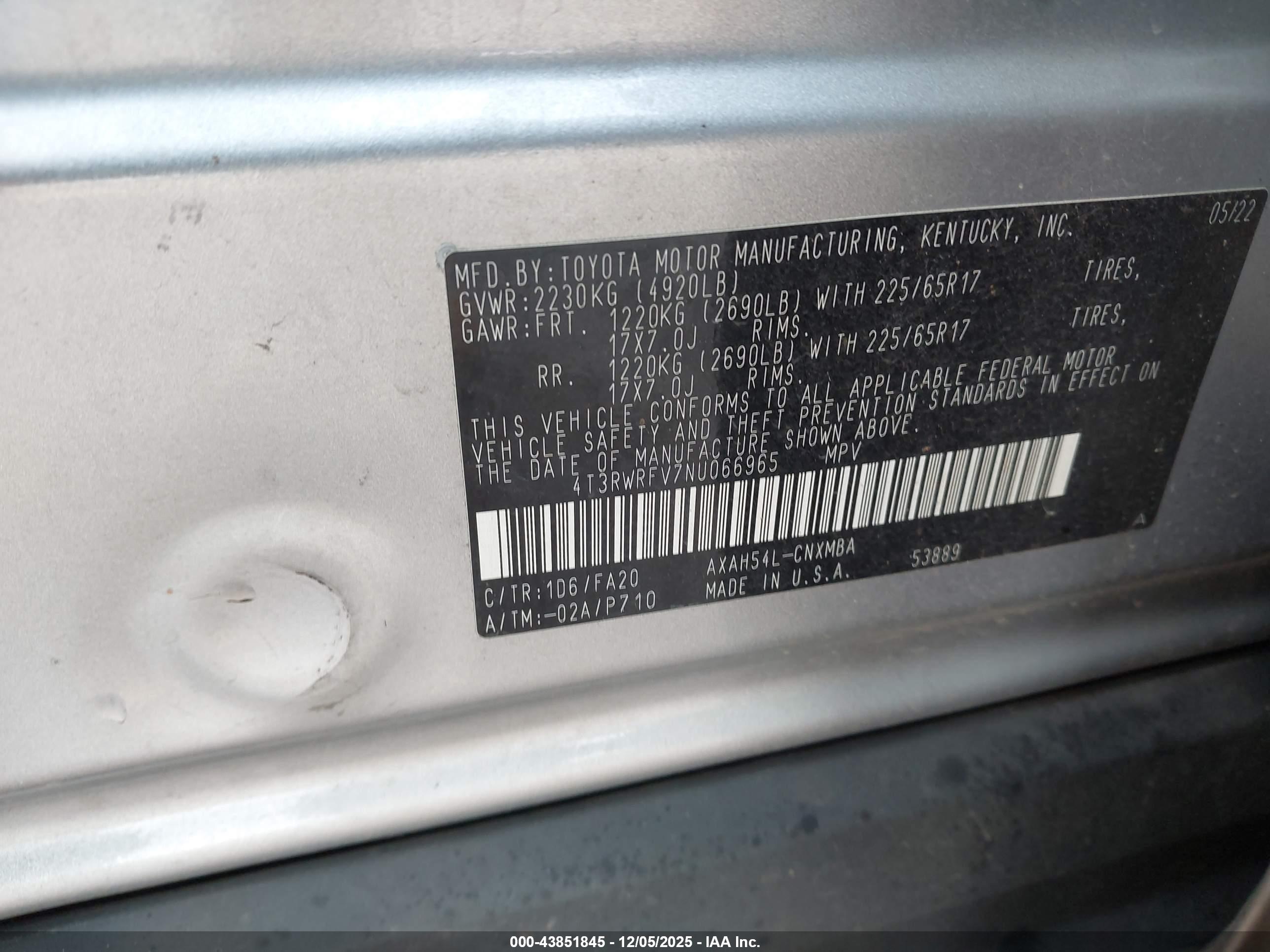 TOYOTA RAV4 image 9