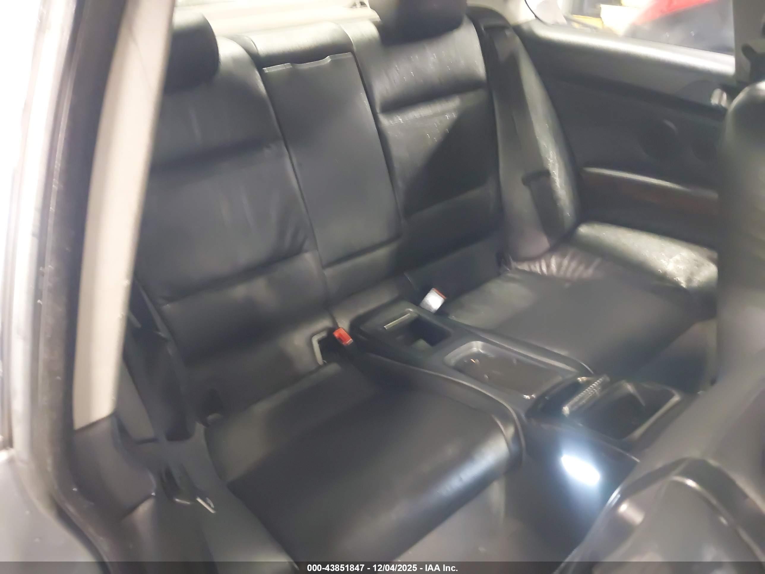 BMW 328I image 8